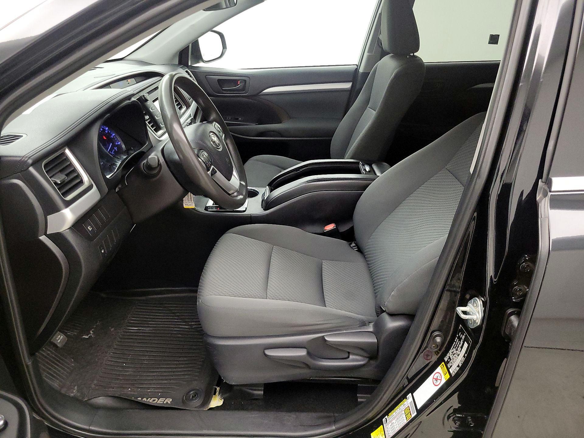 Thumbnail: 2019 Toyota Highlander - 11
