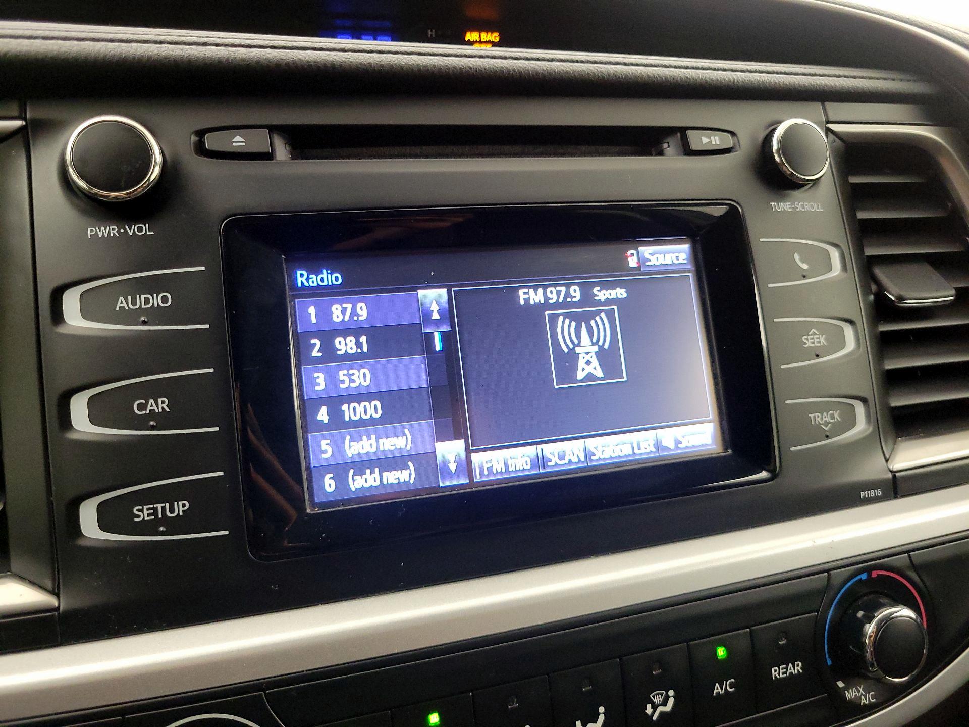 Thumbnail: 2019 Toyota Highlander - 15