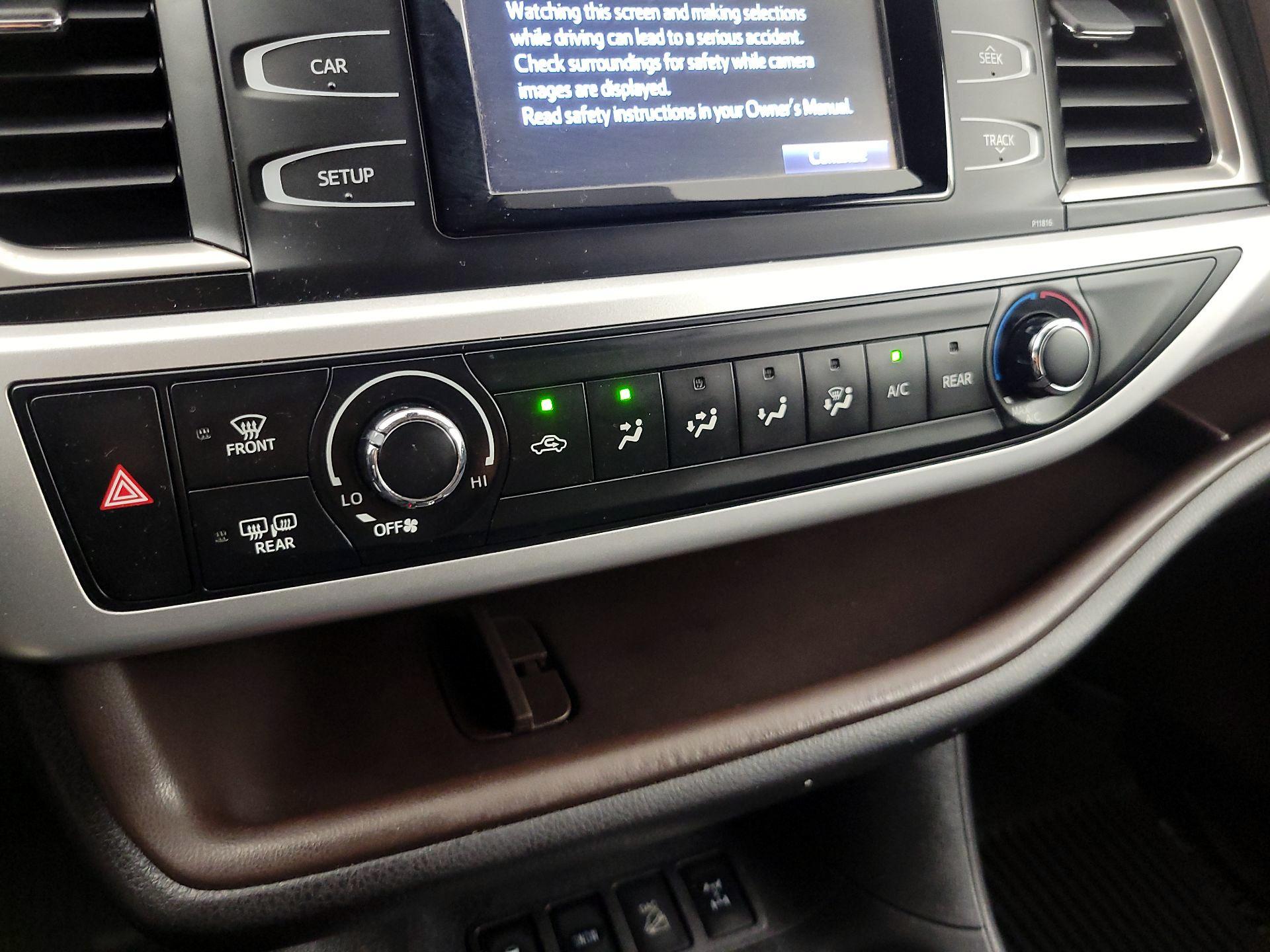 Thumbnail: 2019 Toyota Highlander - 16