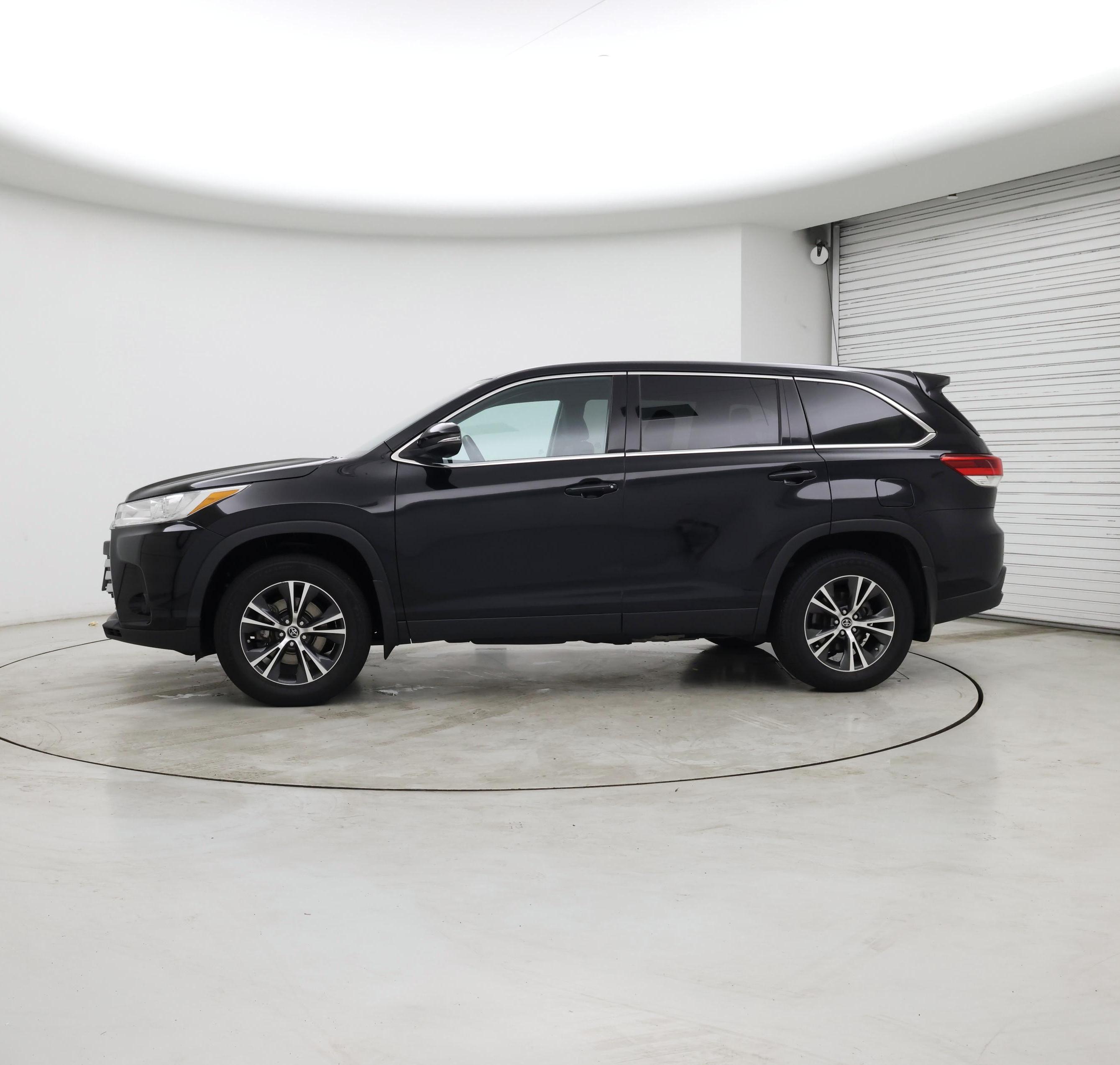 Thumbnail: 2019 Toyota Highlander - 3