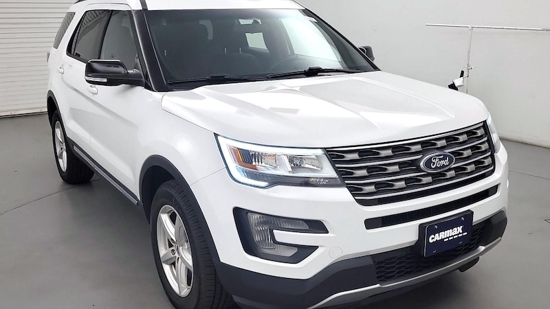 2016 Ford Explorer XLT Hero Image