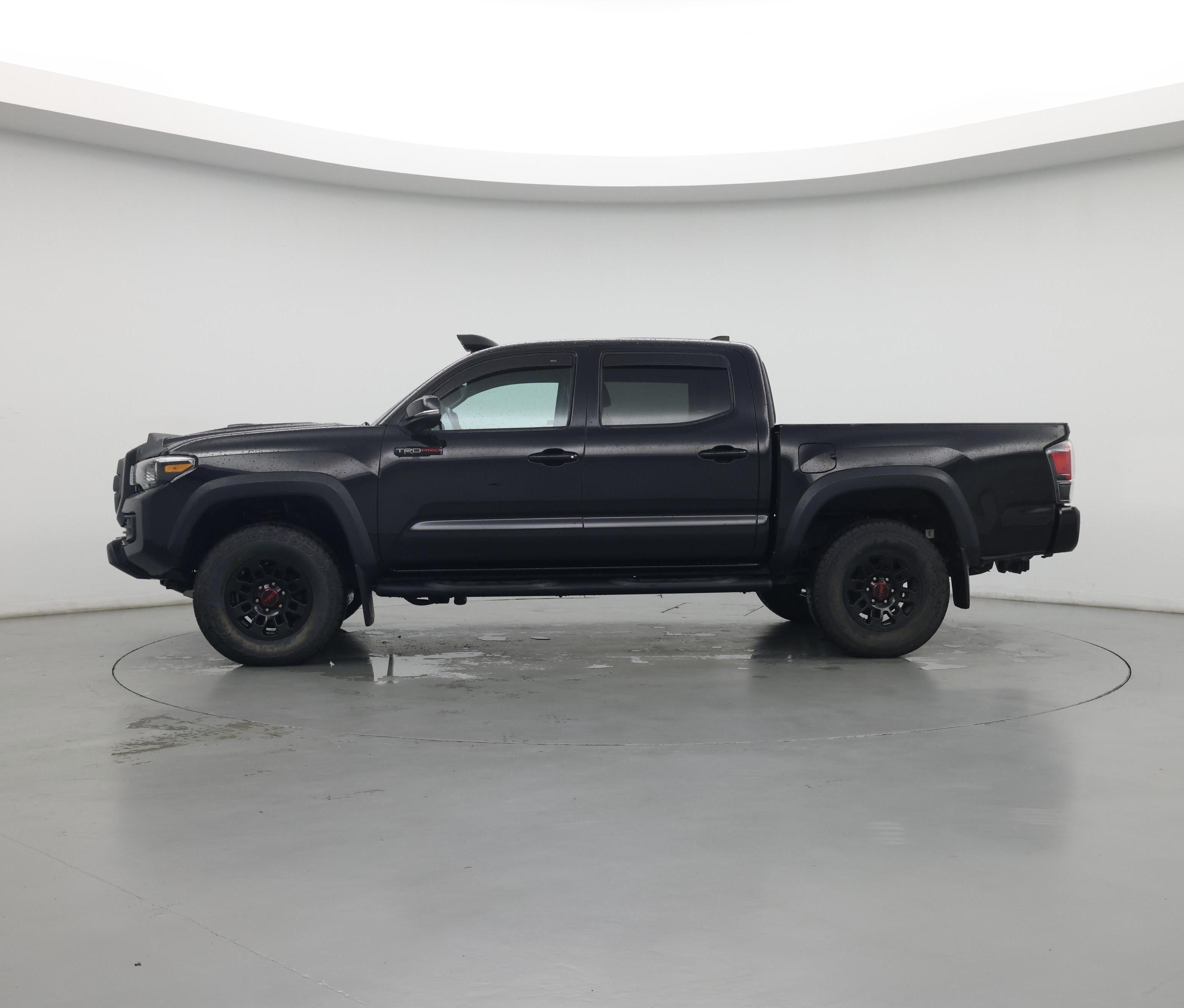Thumbnail: 2019 Toyota Tacoma - 3