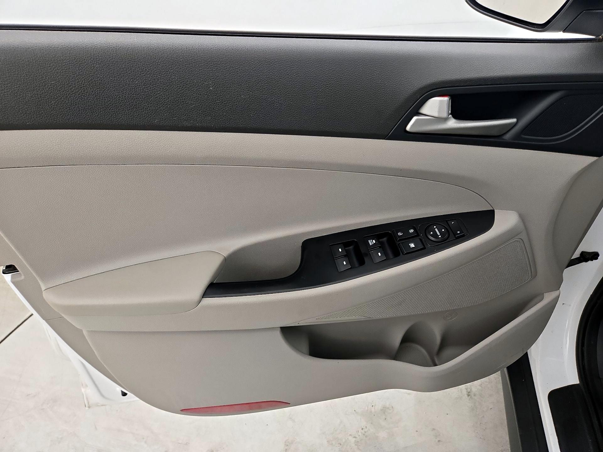 Thumbnail: 2021 Hyundai Tucson - 12