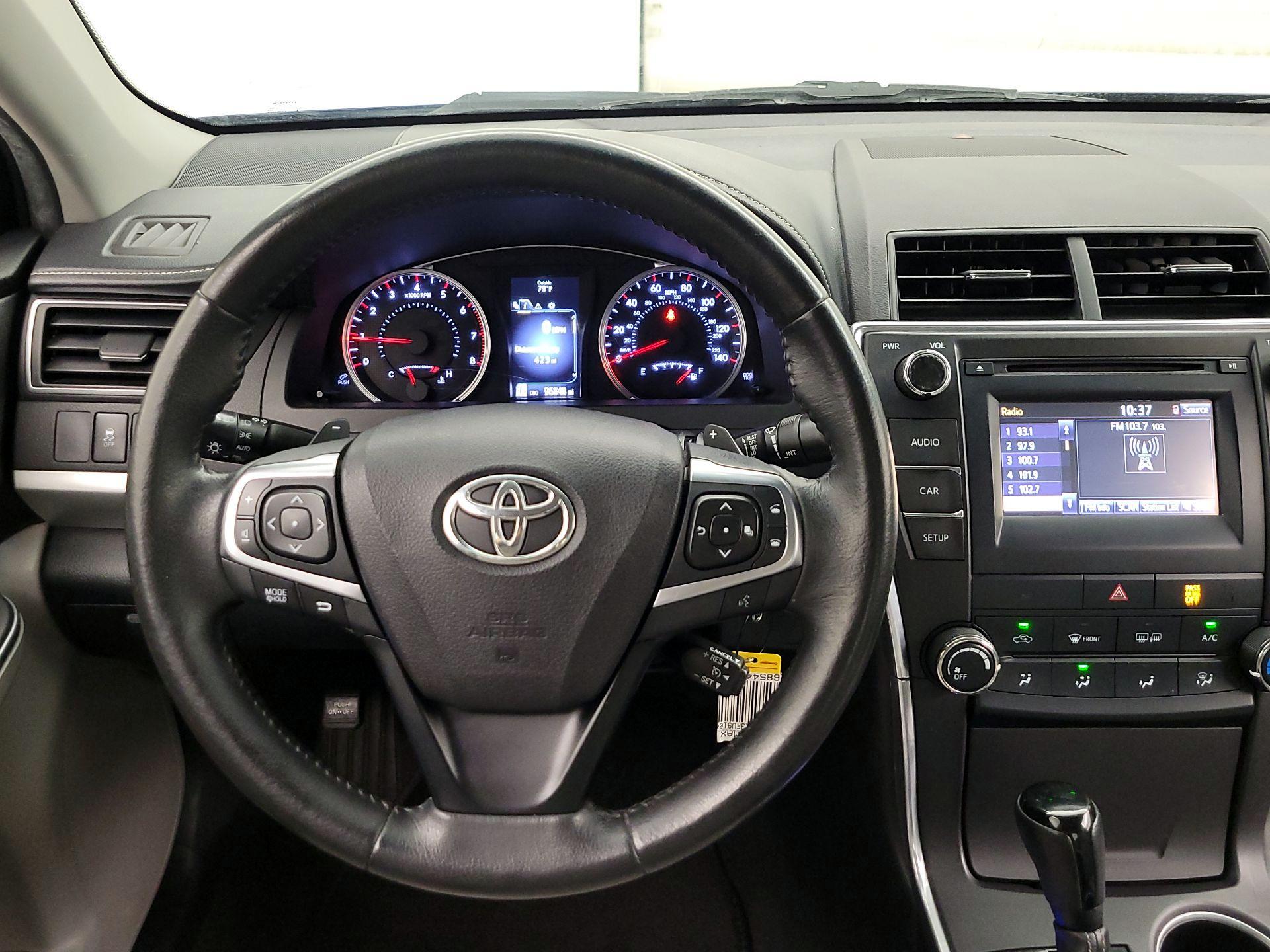 Thumbnail: 2015 Toyota Camry - 10