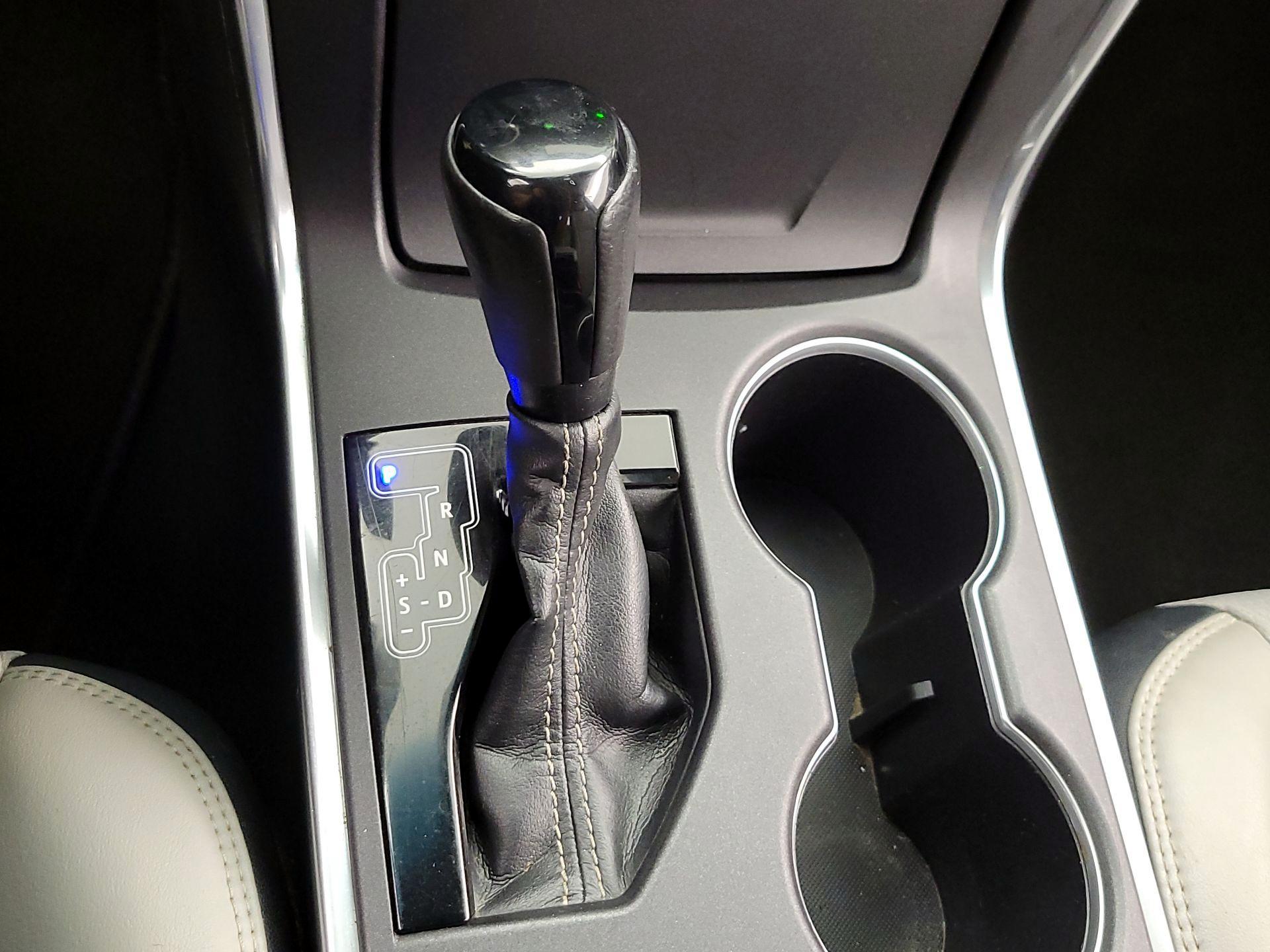 Thumbnail: 2015 Toyota Camry - 17
