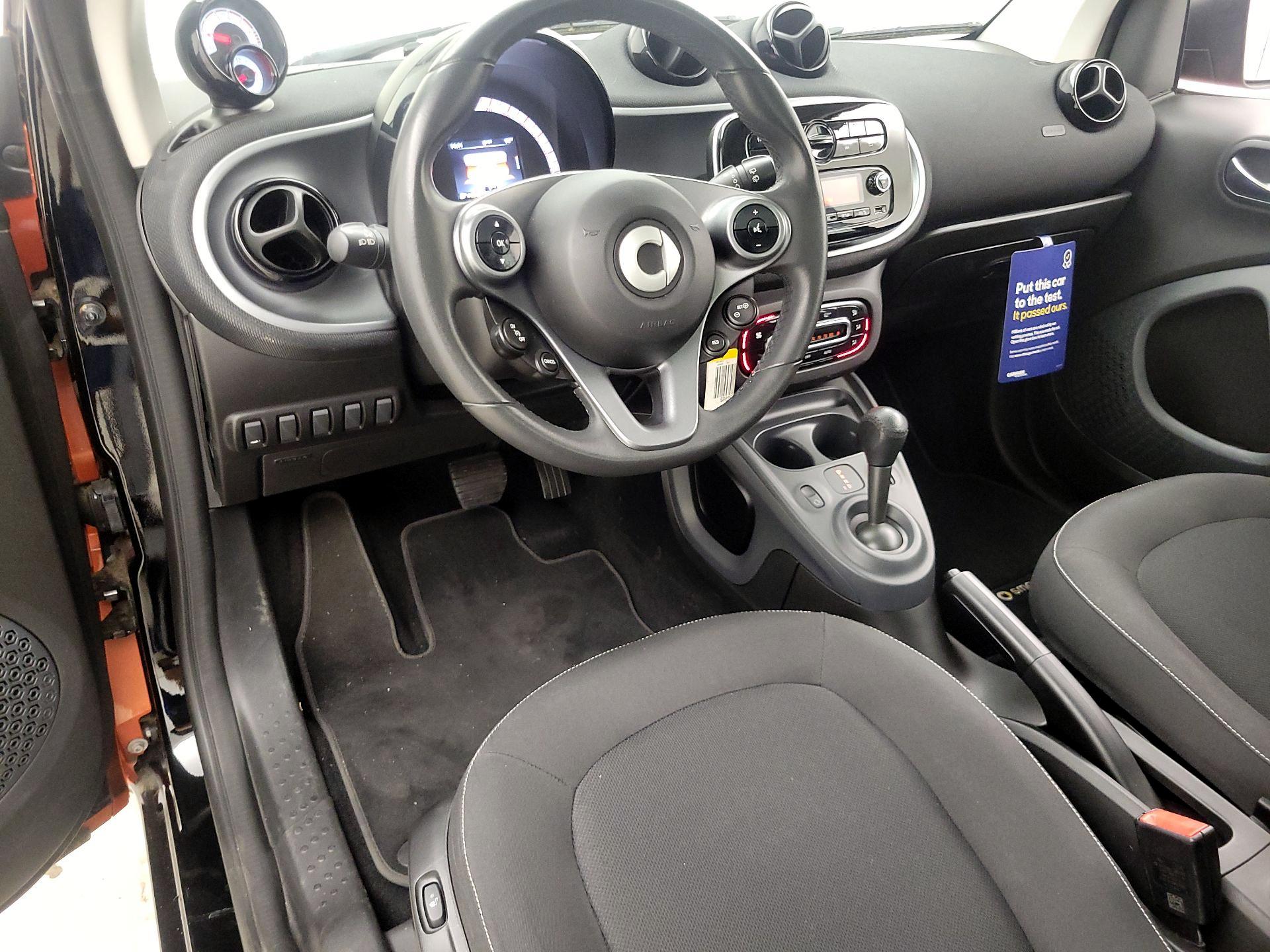 Thumbnail: 2016 smart fortwo - 9