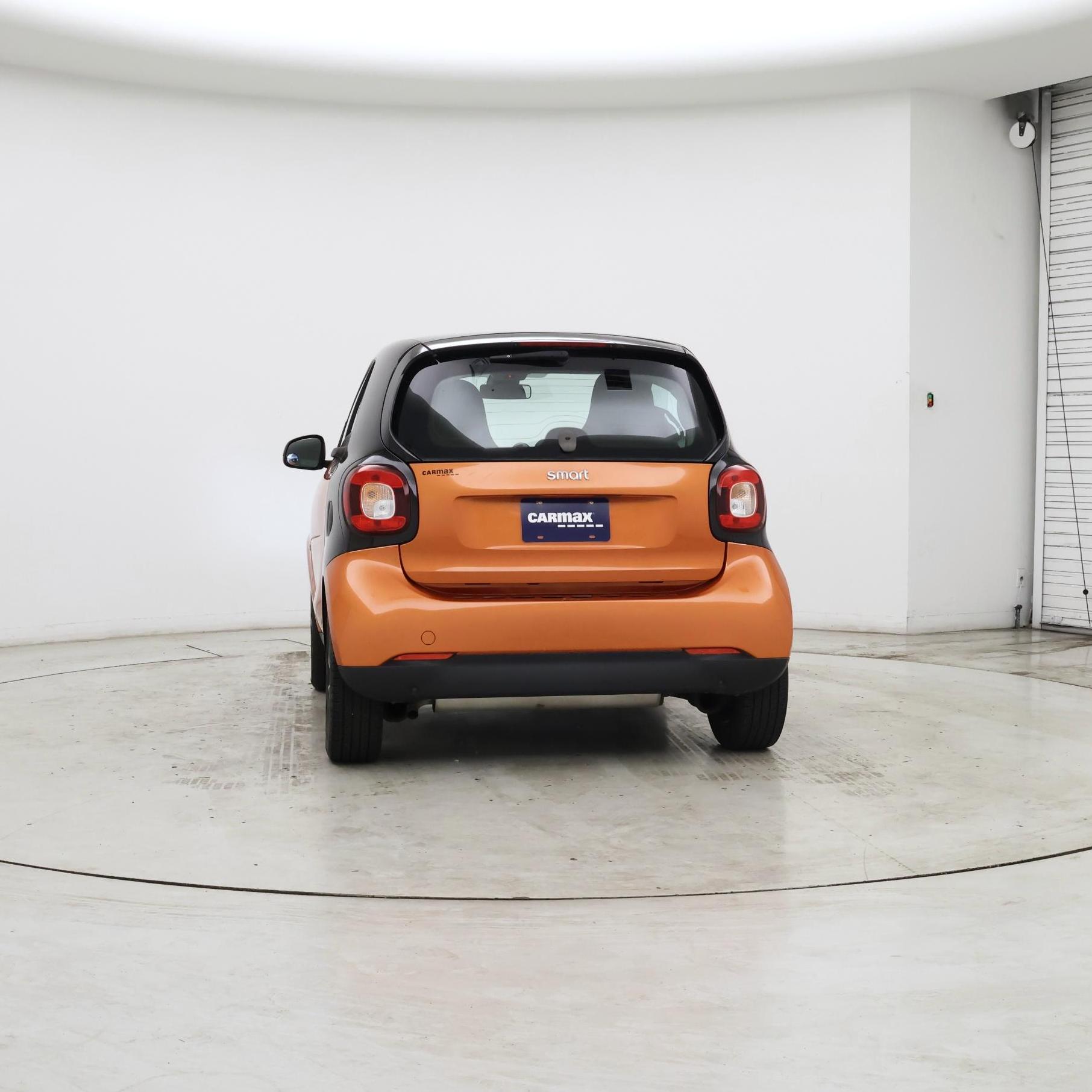 Thumbnail: 2016 smart fortwo - 6