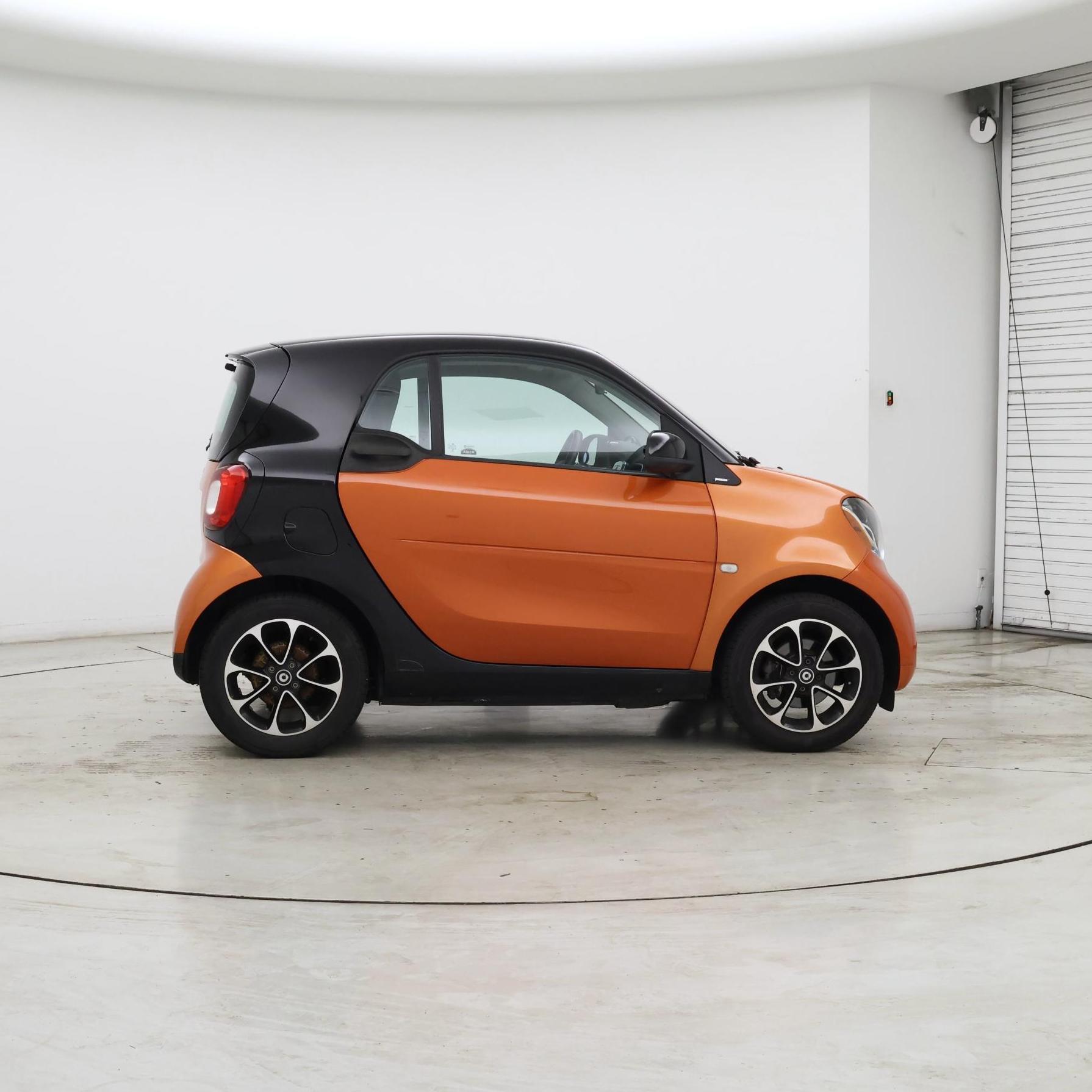 Thumbnail: 2016 smart fortwo - 7