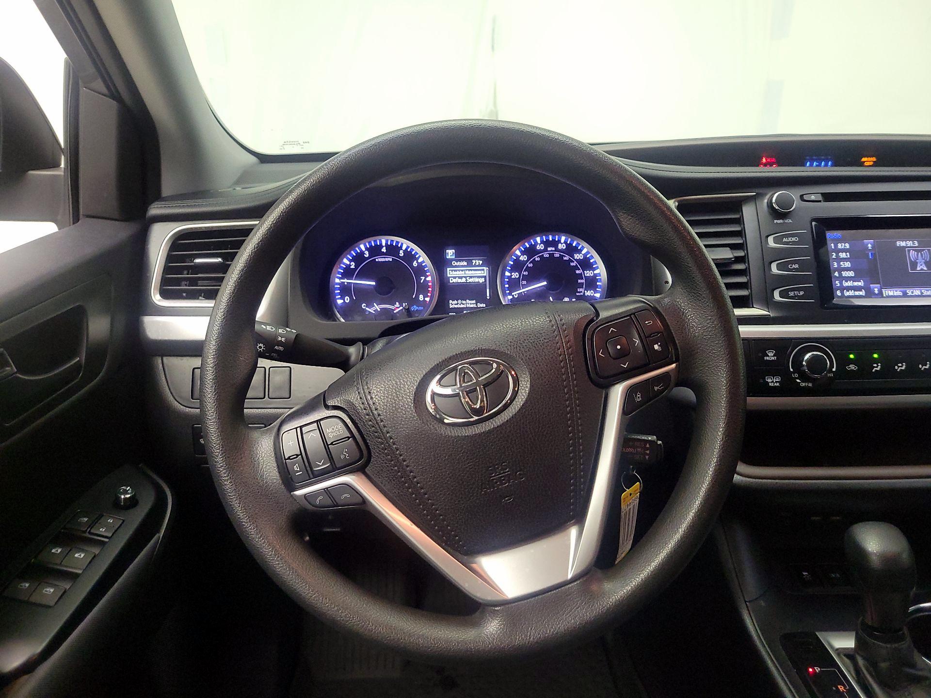 Thumbnail: 2019 Toyota Highlander - 10
