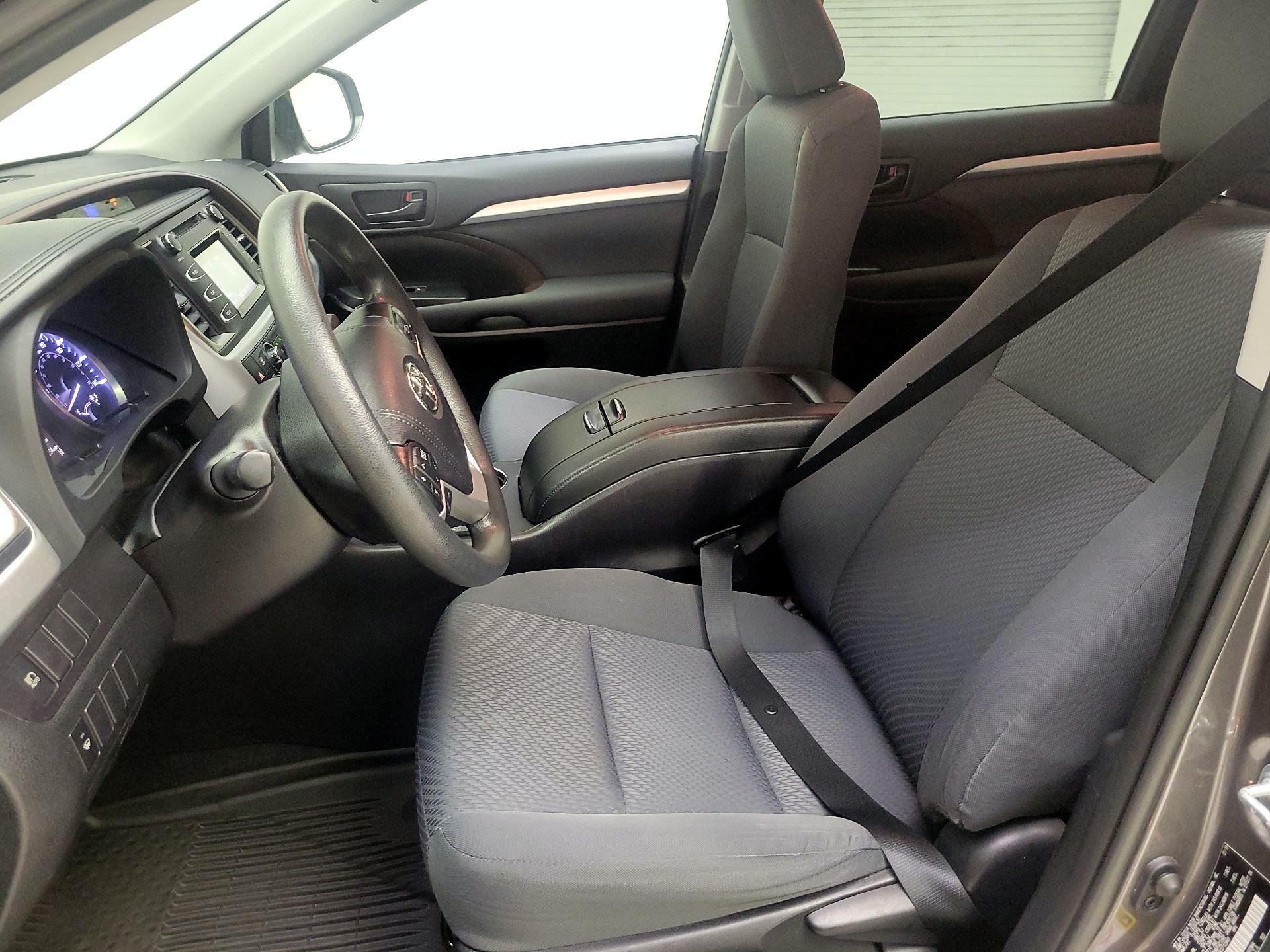 Thumbnail: 2019 Toyota Highlander - 11