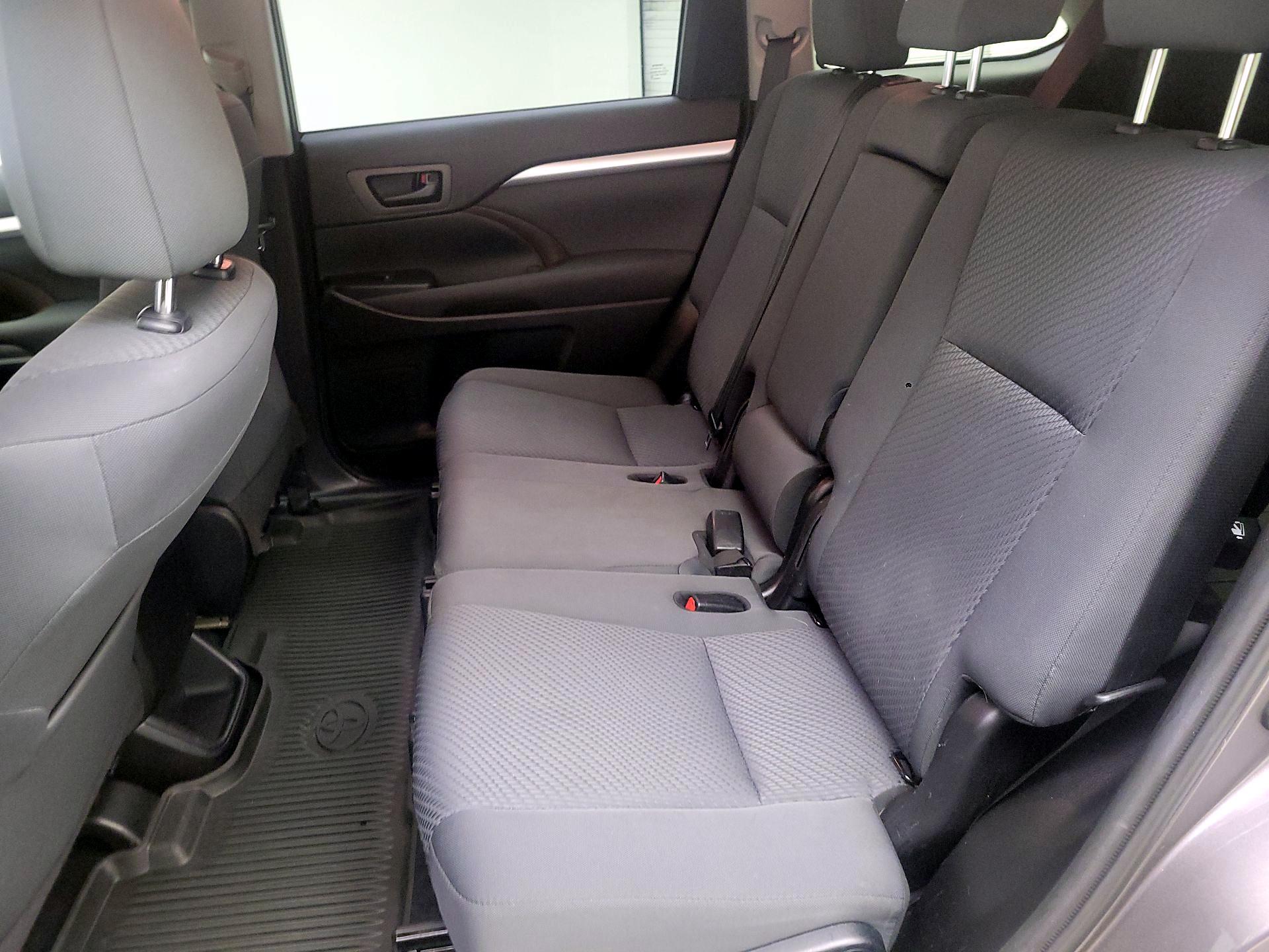 Thumbnail: 2019 Toyota Highlander - 19