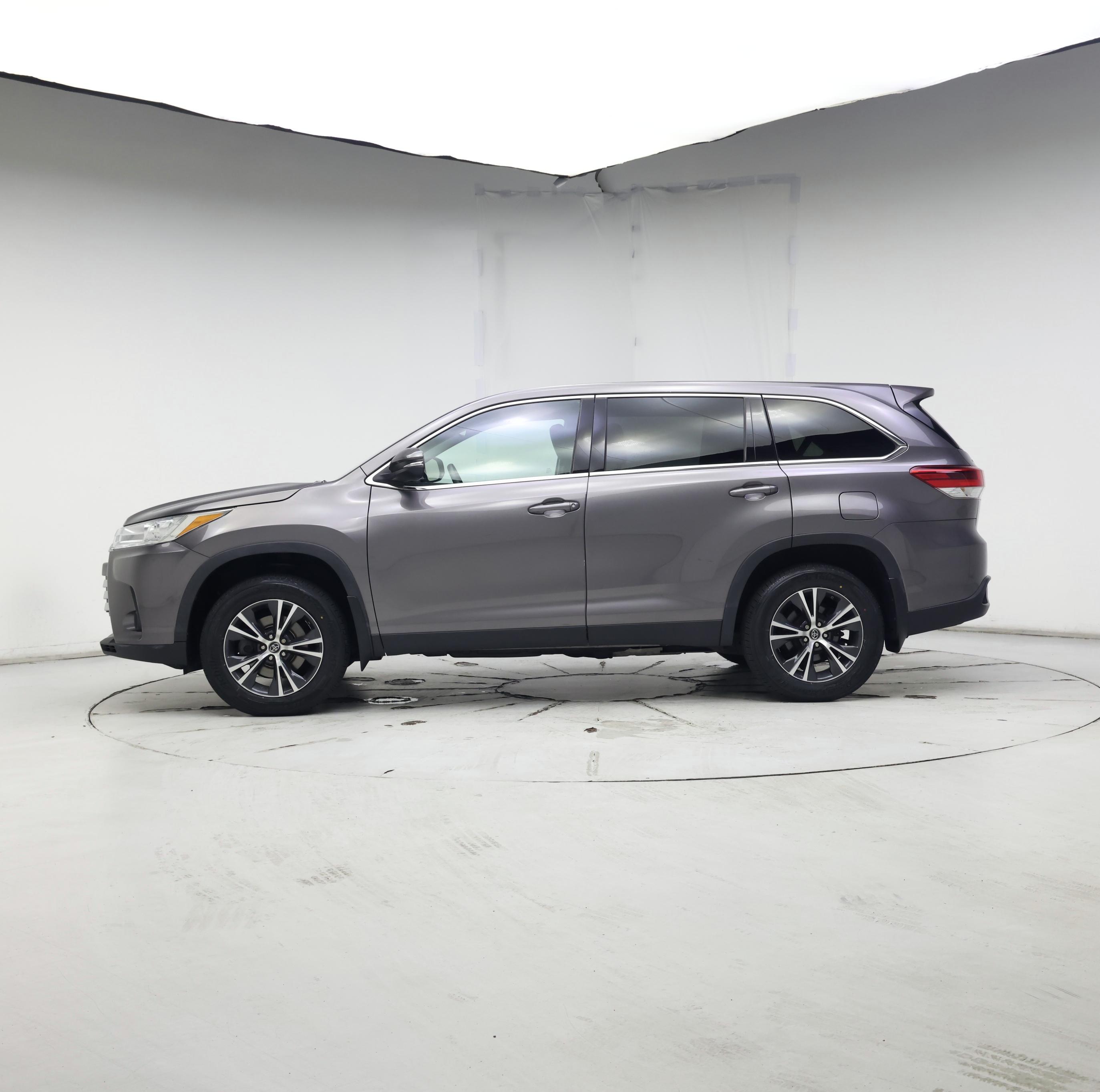 Thumbnail: 2019 Toyota Highlander - 3
