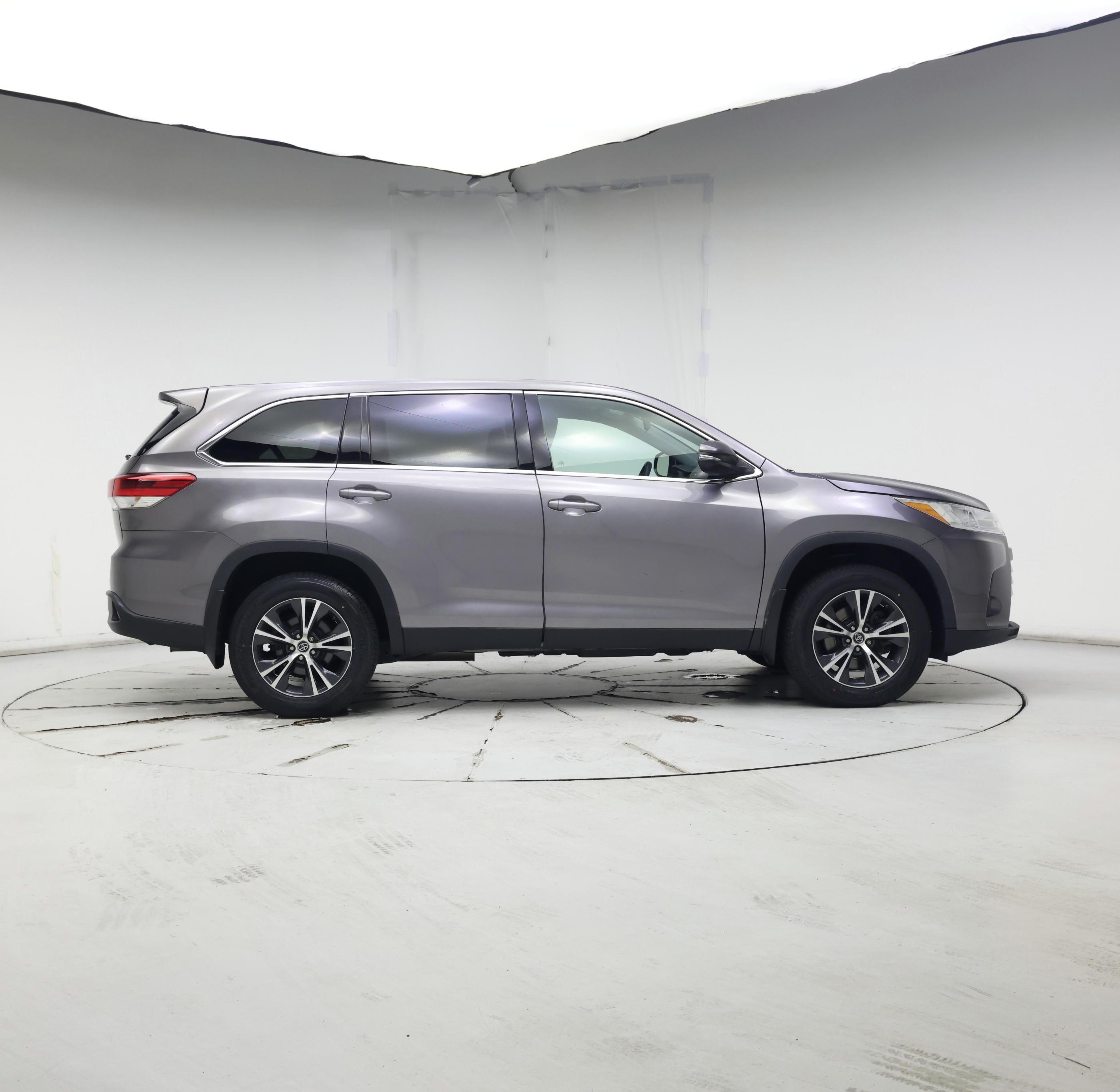 Thumbnail: 2019 Toyota Highlander - 7