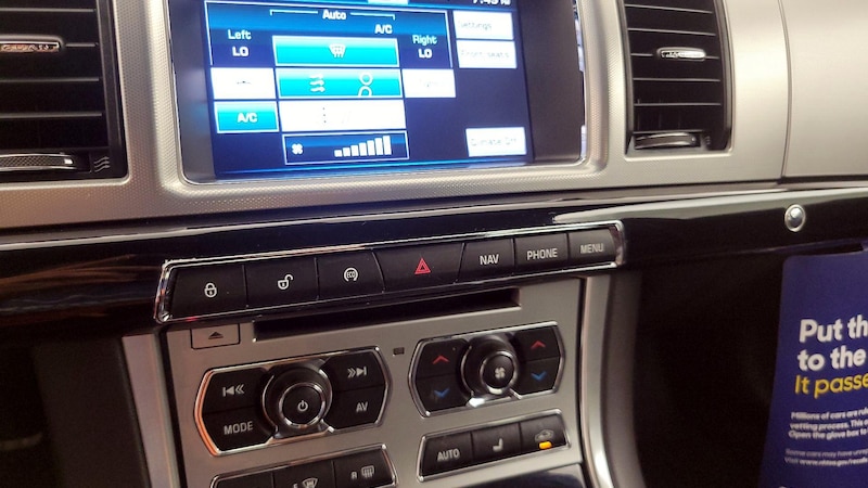 2015 Jaguar XF Portfolio 15