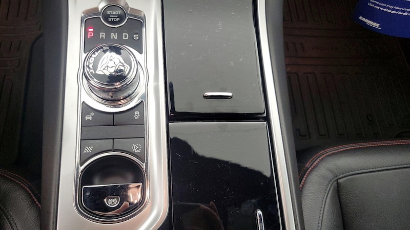 2015 Jaguar XF Portfolio 16