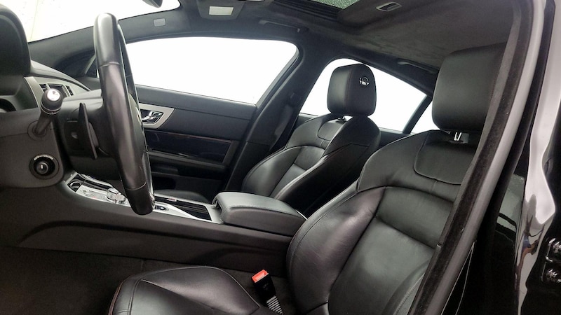 2015 Jaguar XF Portfolio 18