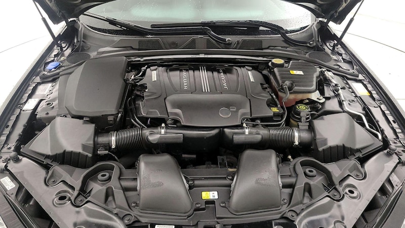 2015 Jaguar XF Portfolio 21