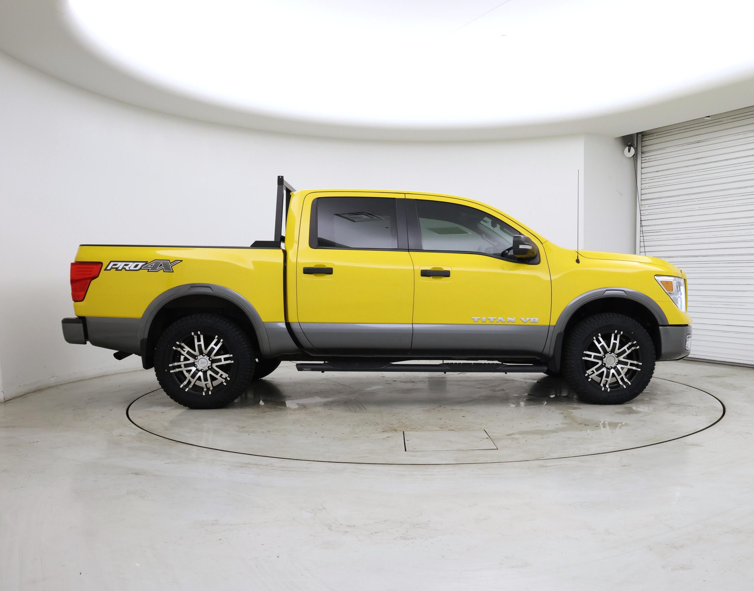 Thumbnail: 2018 Nissan Titan - 7