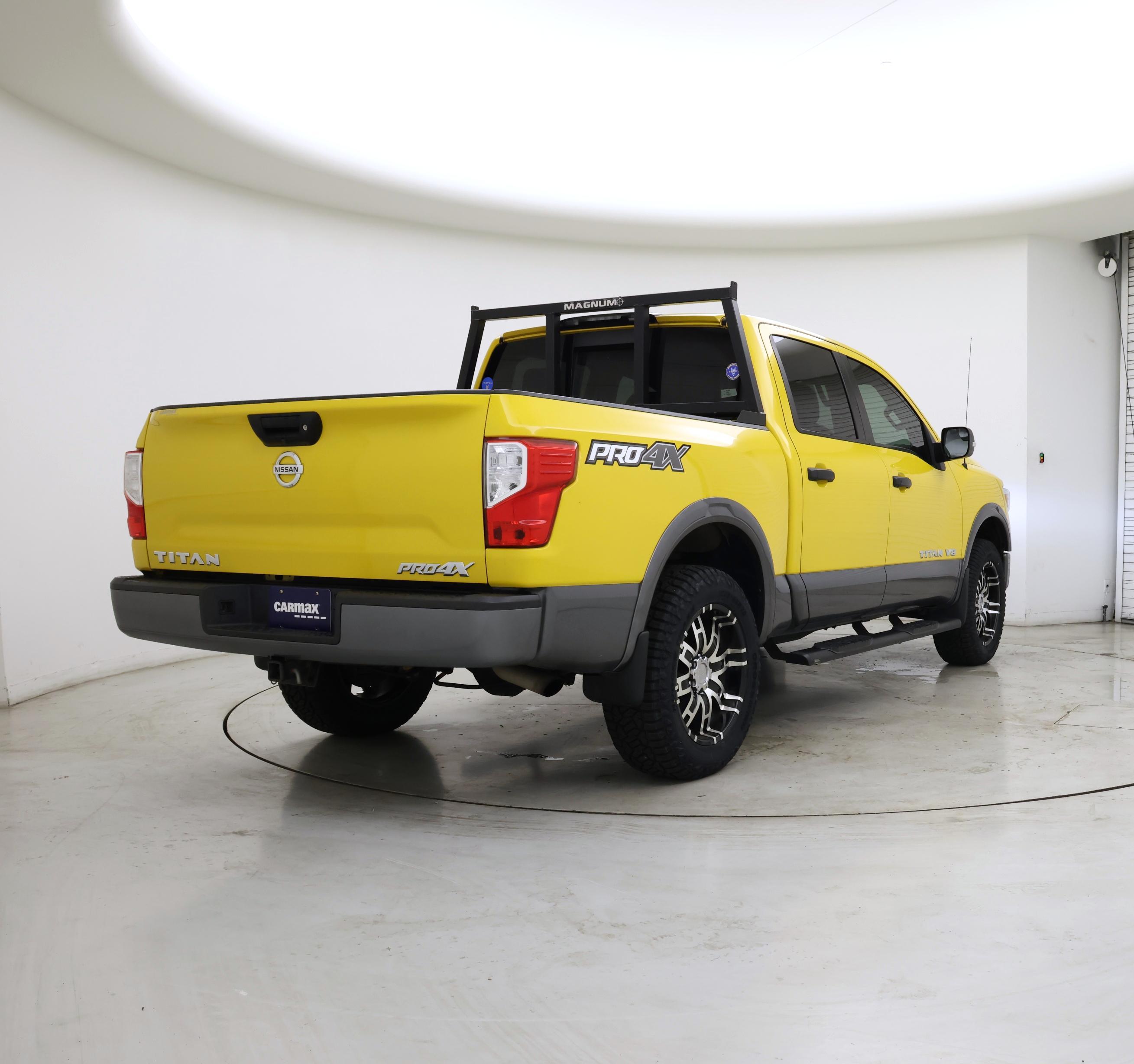 Thumbnail: 2018 Nissan Titan - 8