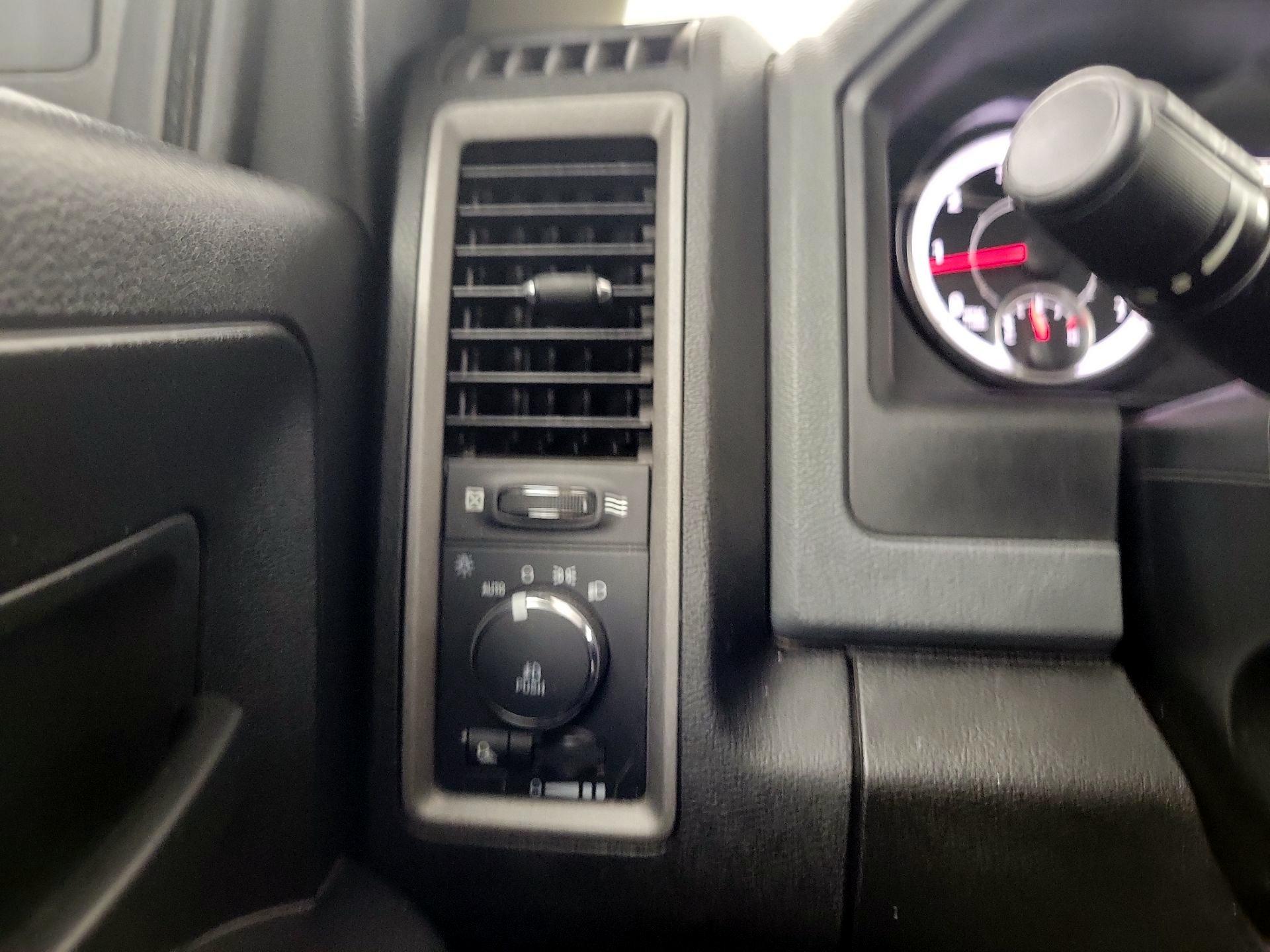 Thumbnail: 2019 RAM 1500 Classic - 11