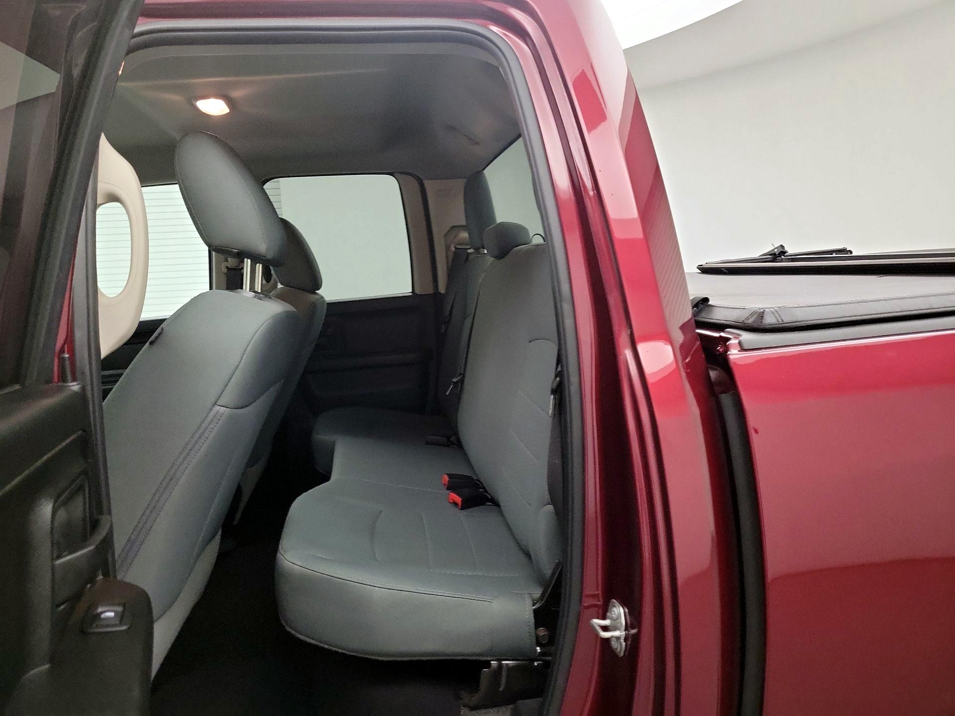 Thumbnail: 2019 RAM 1500 Classic - 17