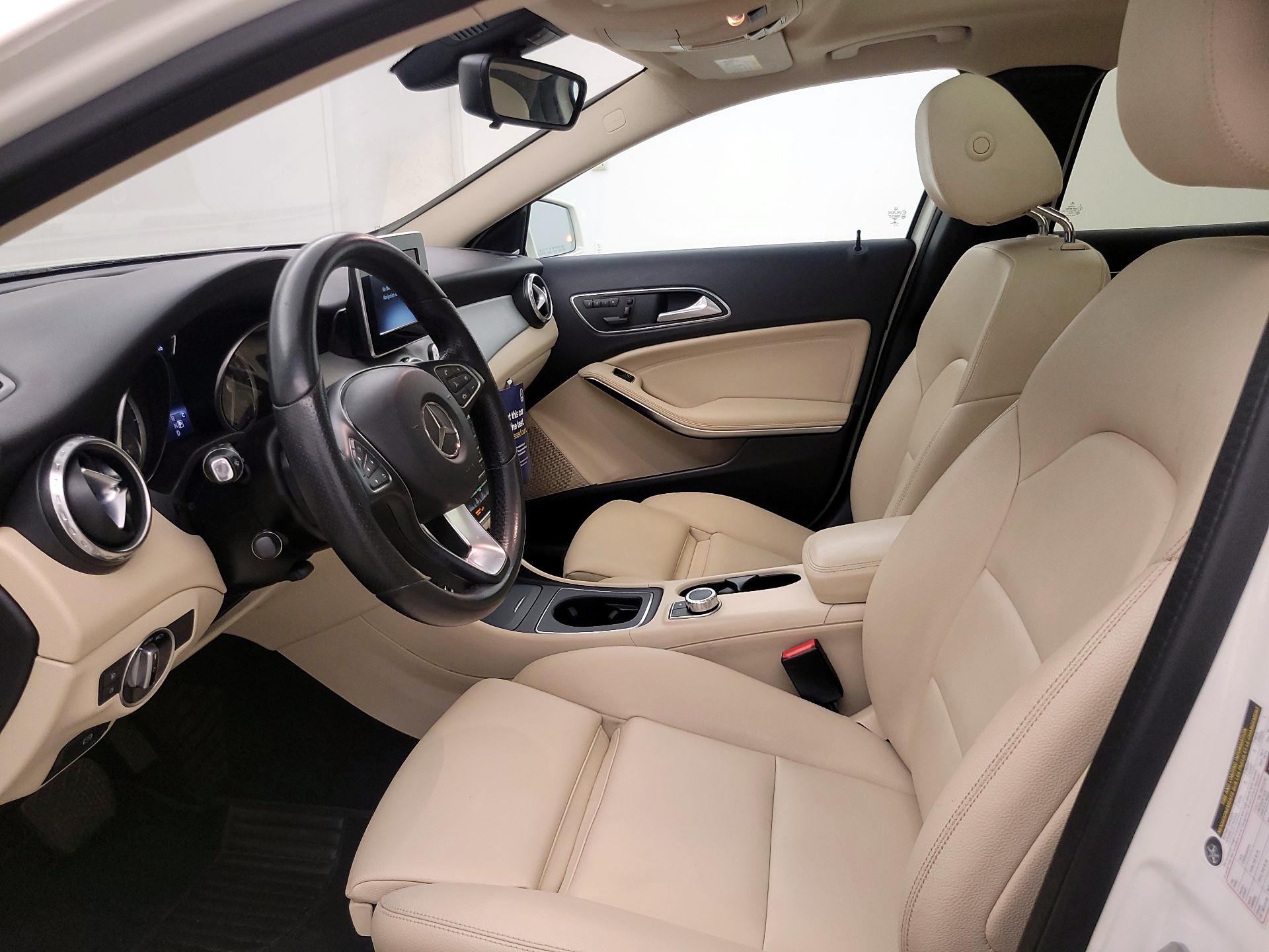 Thumbnail: 2017 Mercedes-Benz GLA - 11