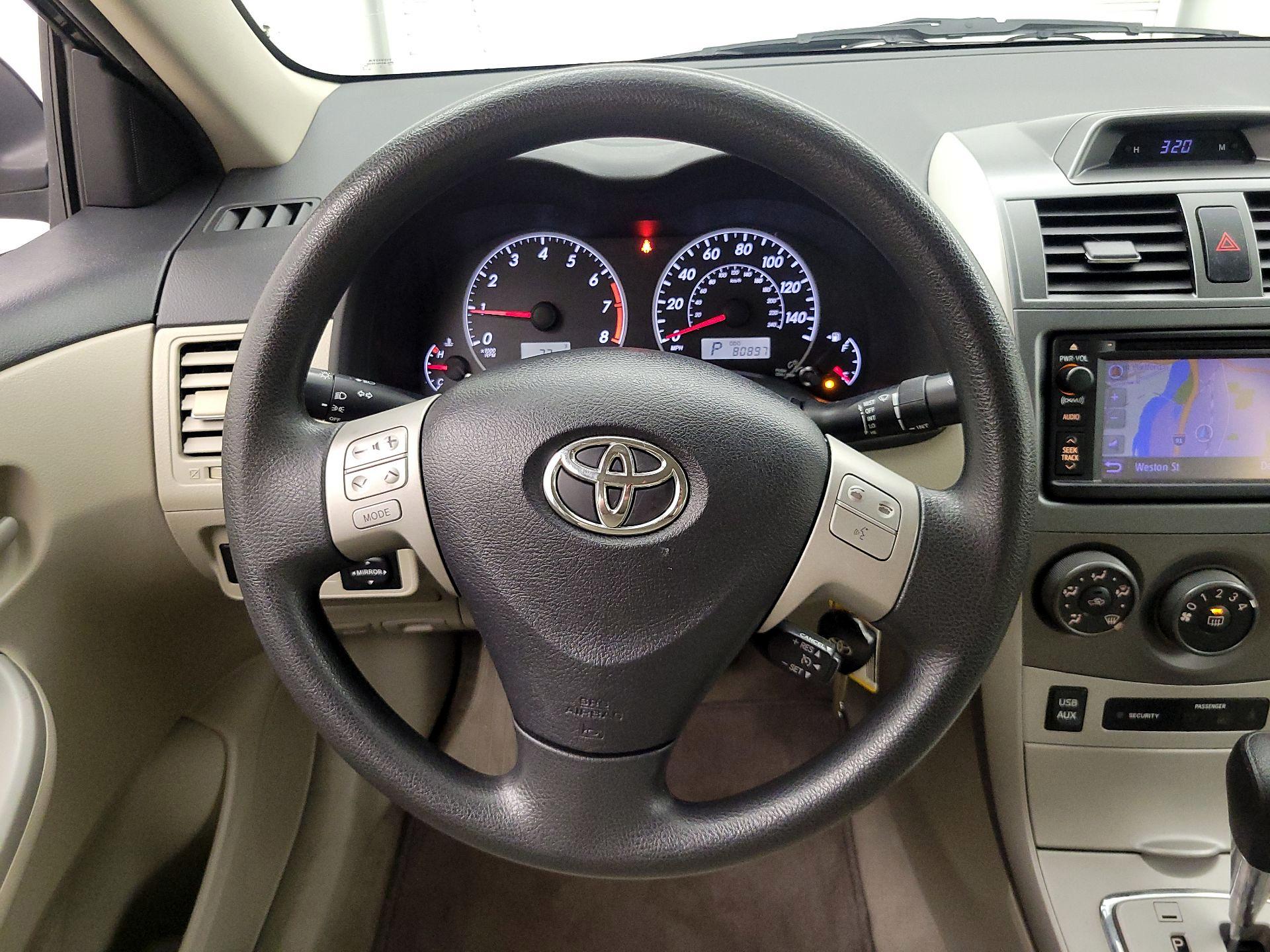 Thumbnail: 2013 Toyota Corolla - 10