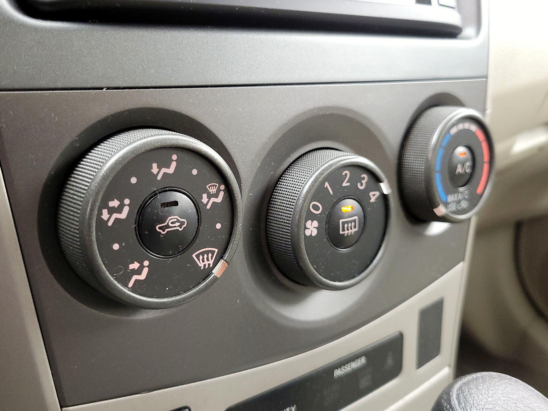 Thumbnail: 2013 Toyota Corolla - 16
