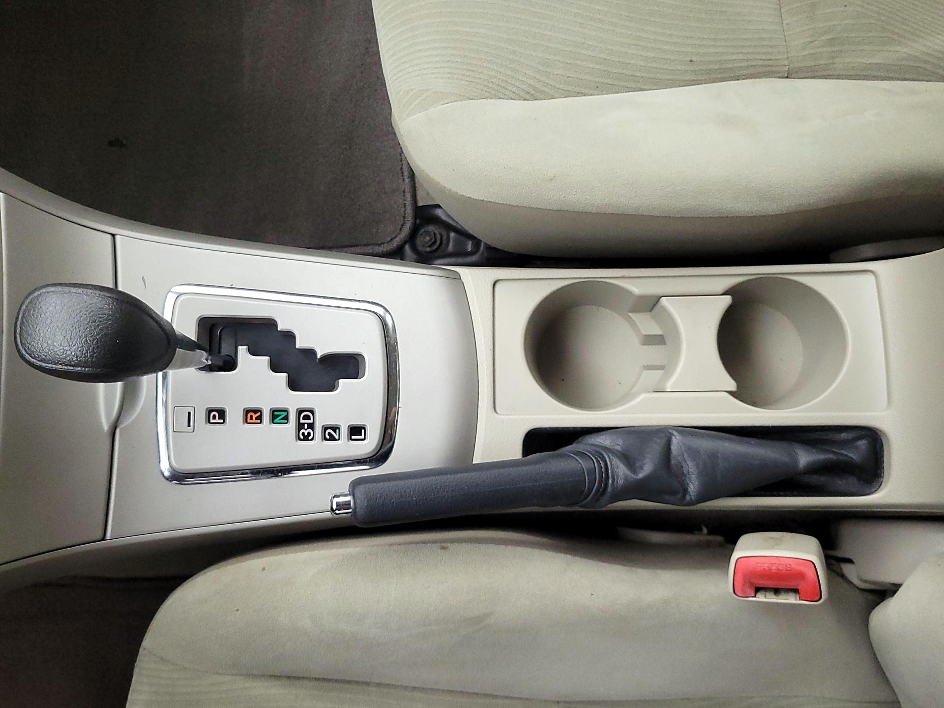 Thumbnail: 2013 Toyota Corolla - 17