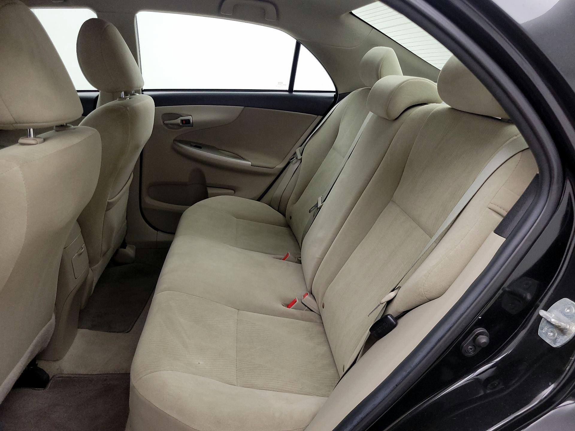 Thumbnail: 2013 Toyota Corolla - 19