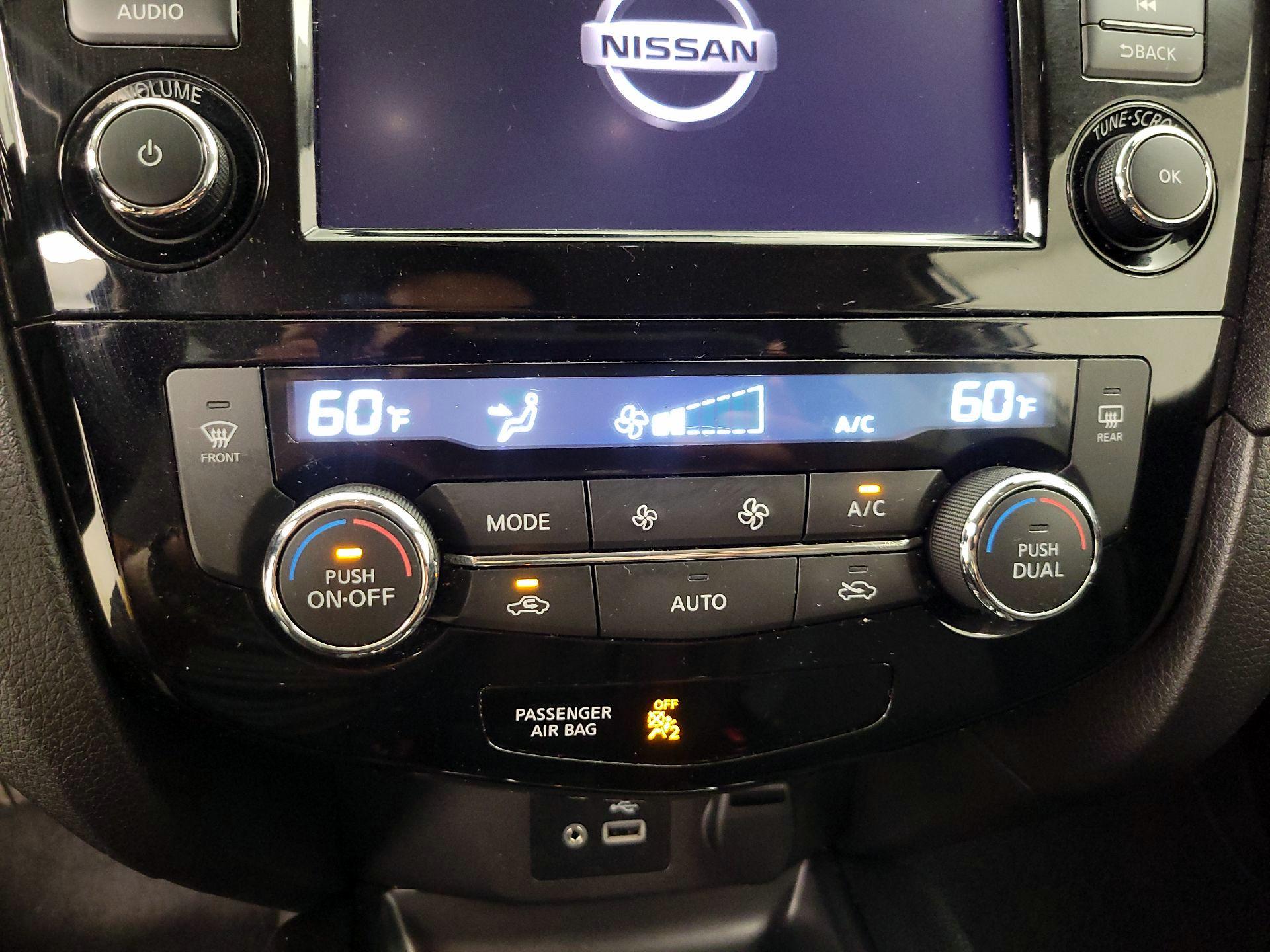 Thumbnail: 2020 Nissan Rogue - 16