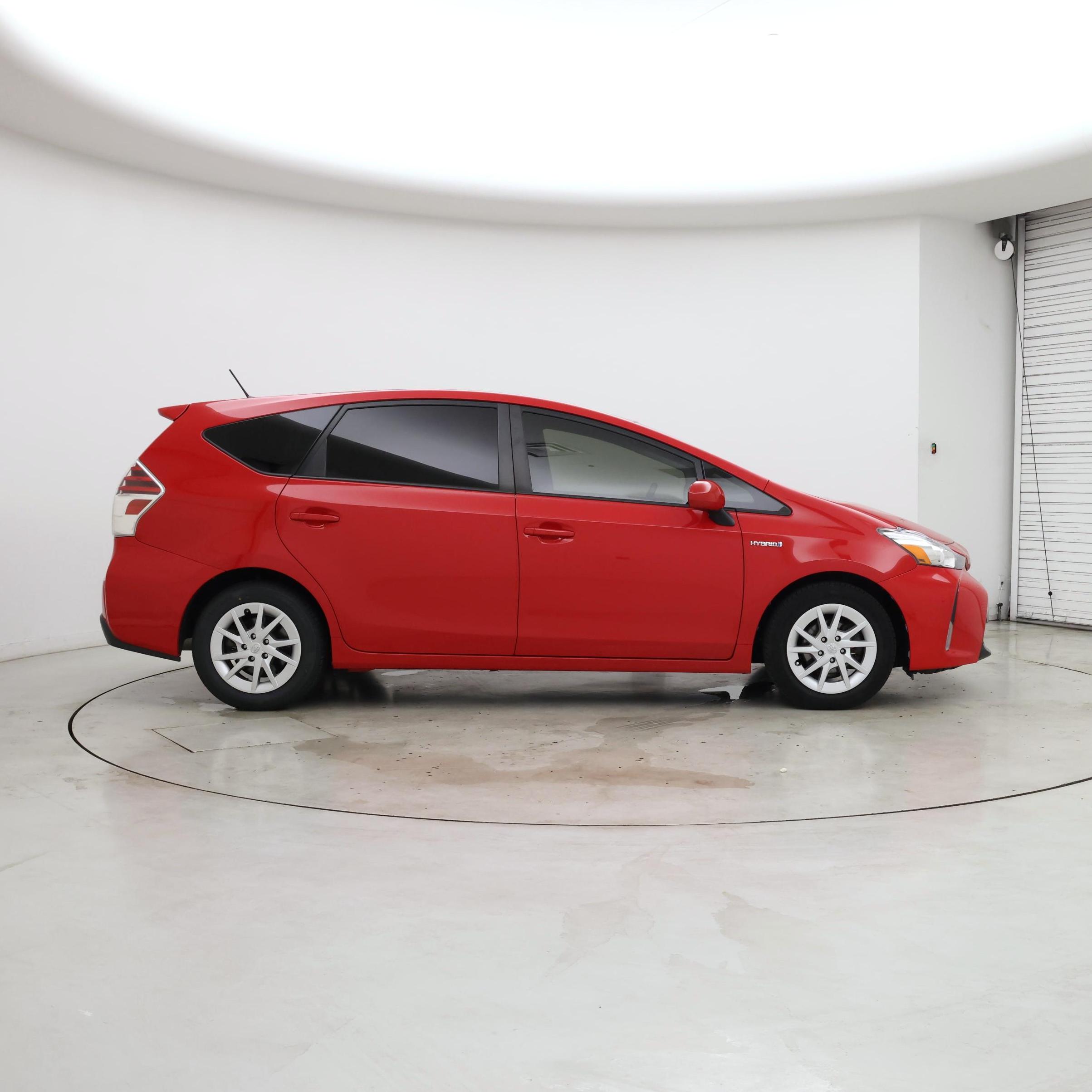 Thumbnail: 2016 Toyota Prius v - 7