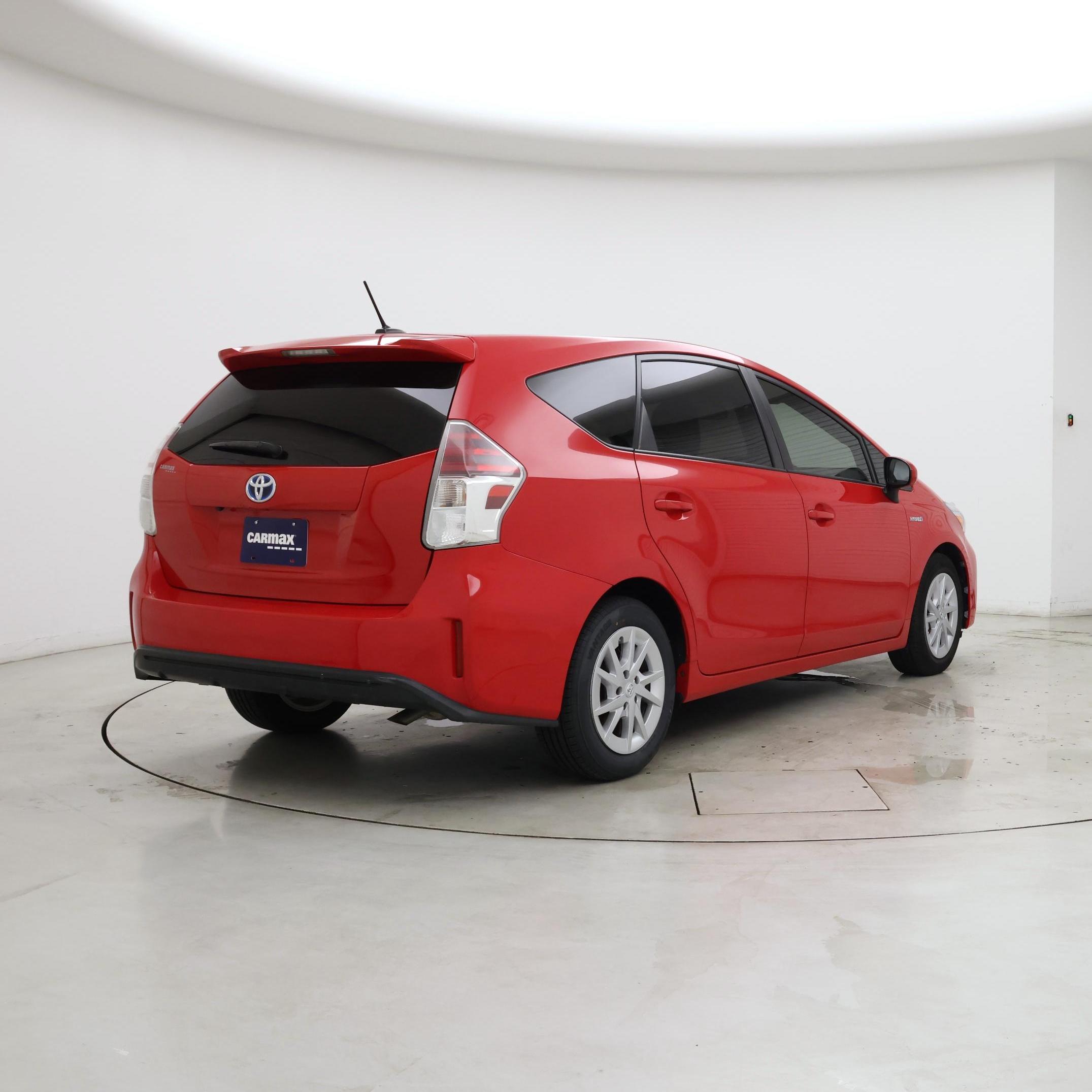 Thumbnail: 2016 Toyota Prius v - 8