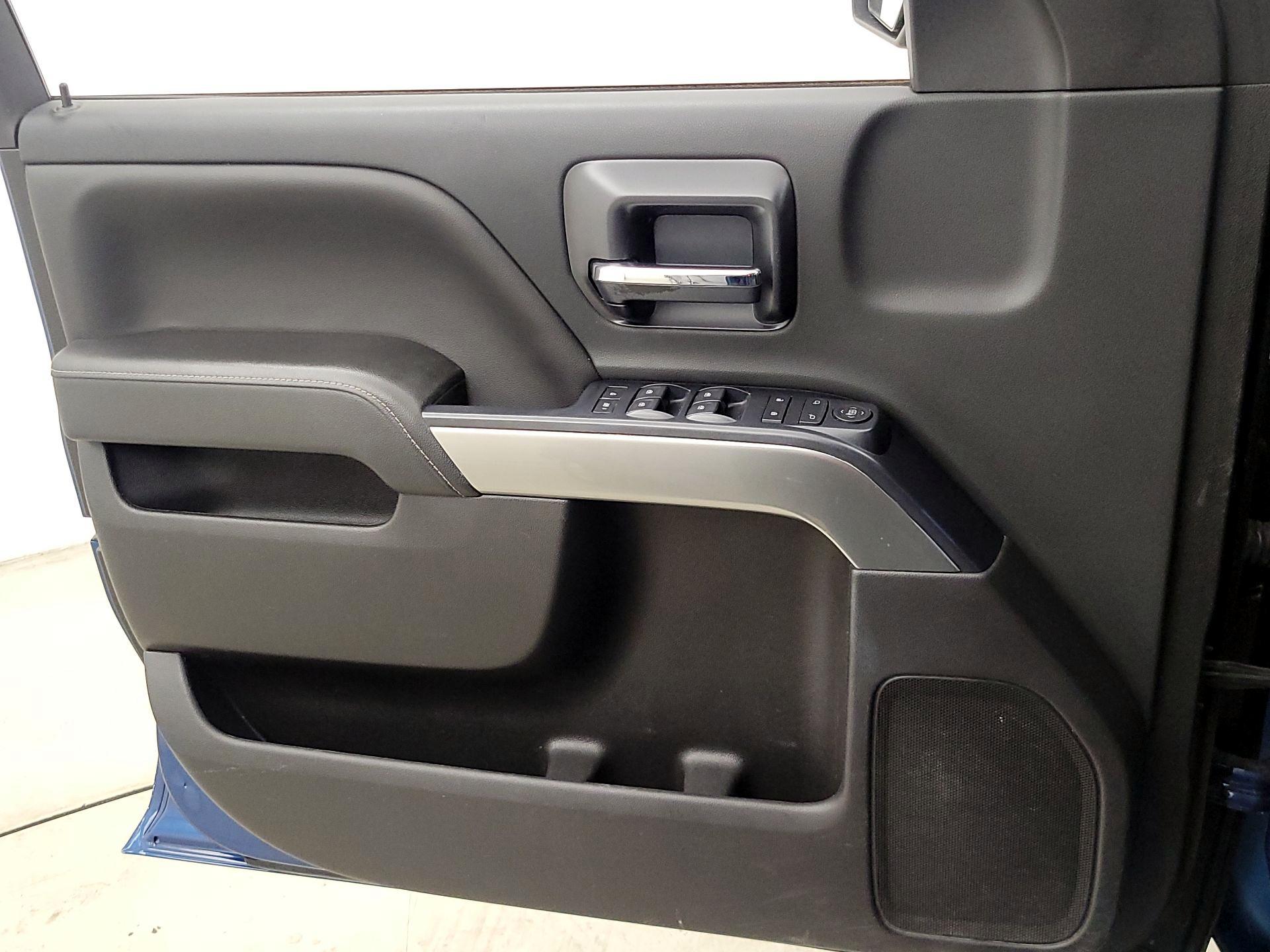 Thumbnail: 2018 Chevrolet Silverado 1500 - 12