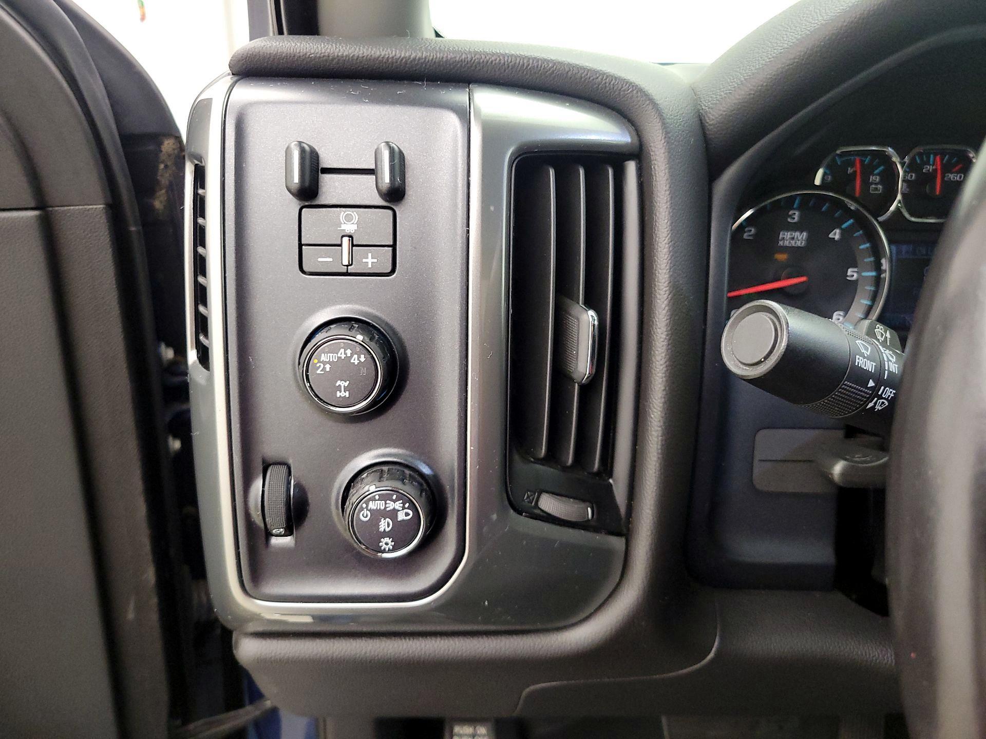 Thumbnail: 2018 Chevrolet Silverado 1500 - 13