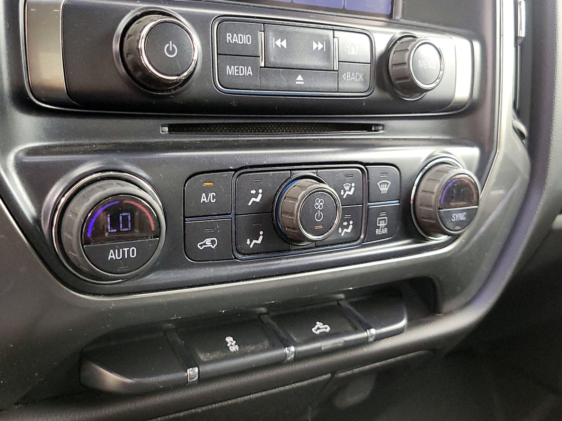 Thumbnail: 2018 Chevrolet Silverado 1500 - 16