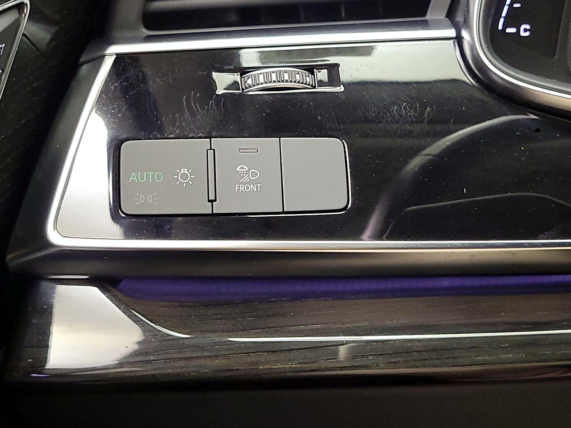 Thumbnail: 2021 Audi Q7 - 13