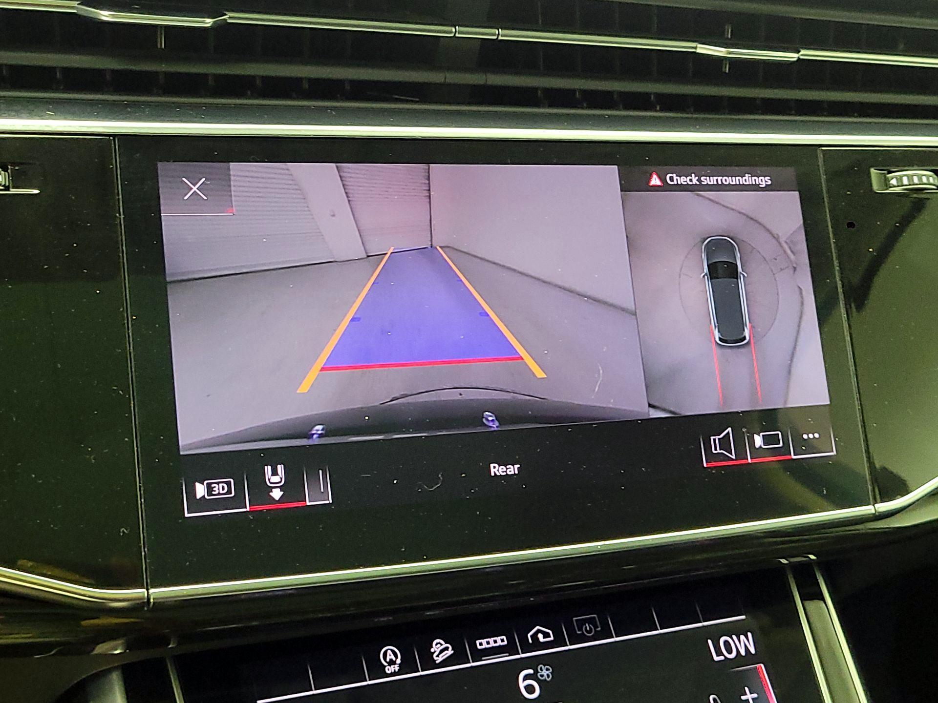 Thumbnail: 2021 Audi Q7 - 15