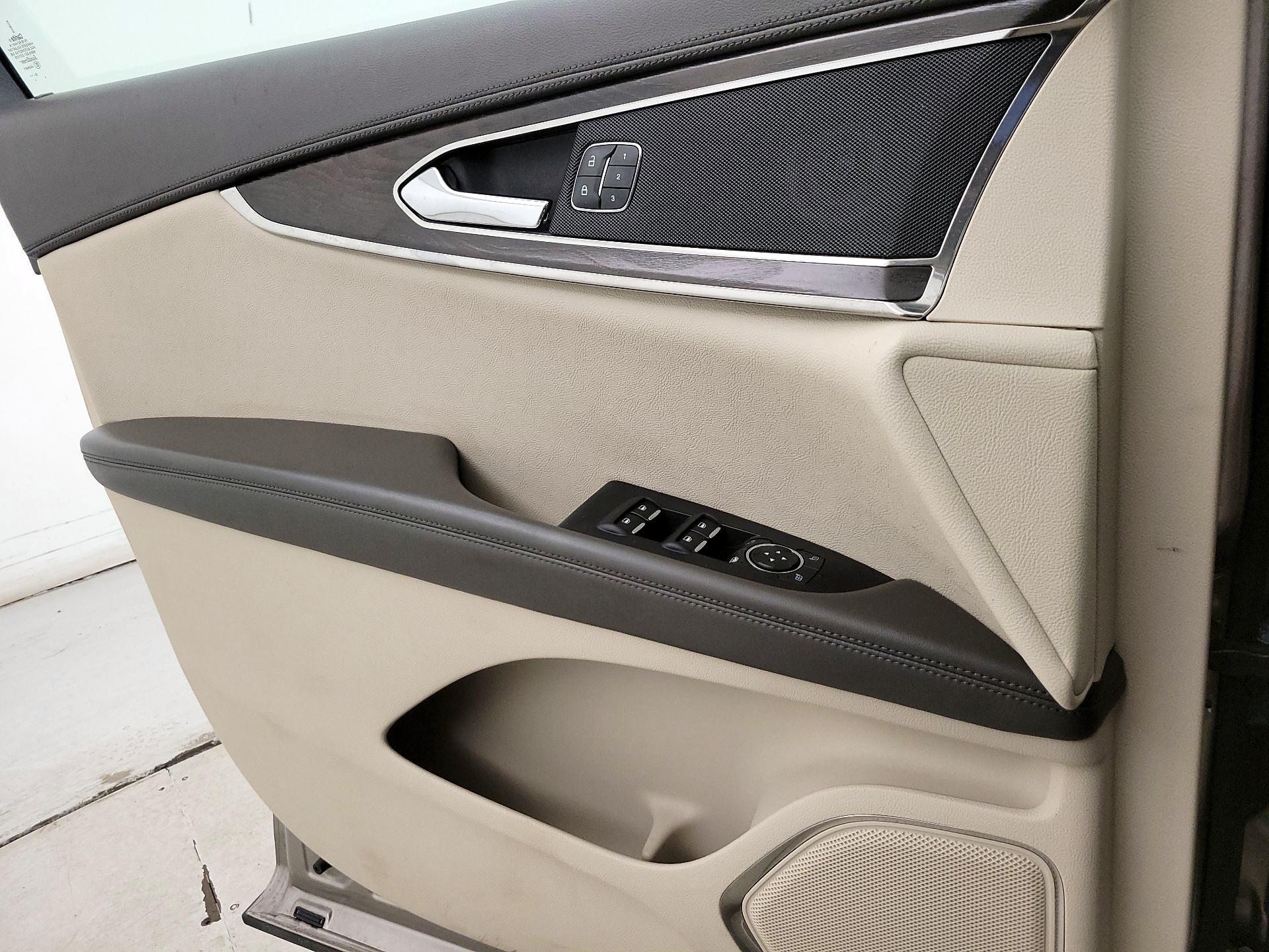 Thumbnail: 2019 Lincoln Nautilus - 12