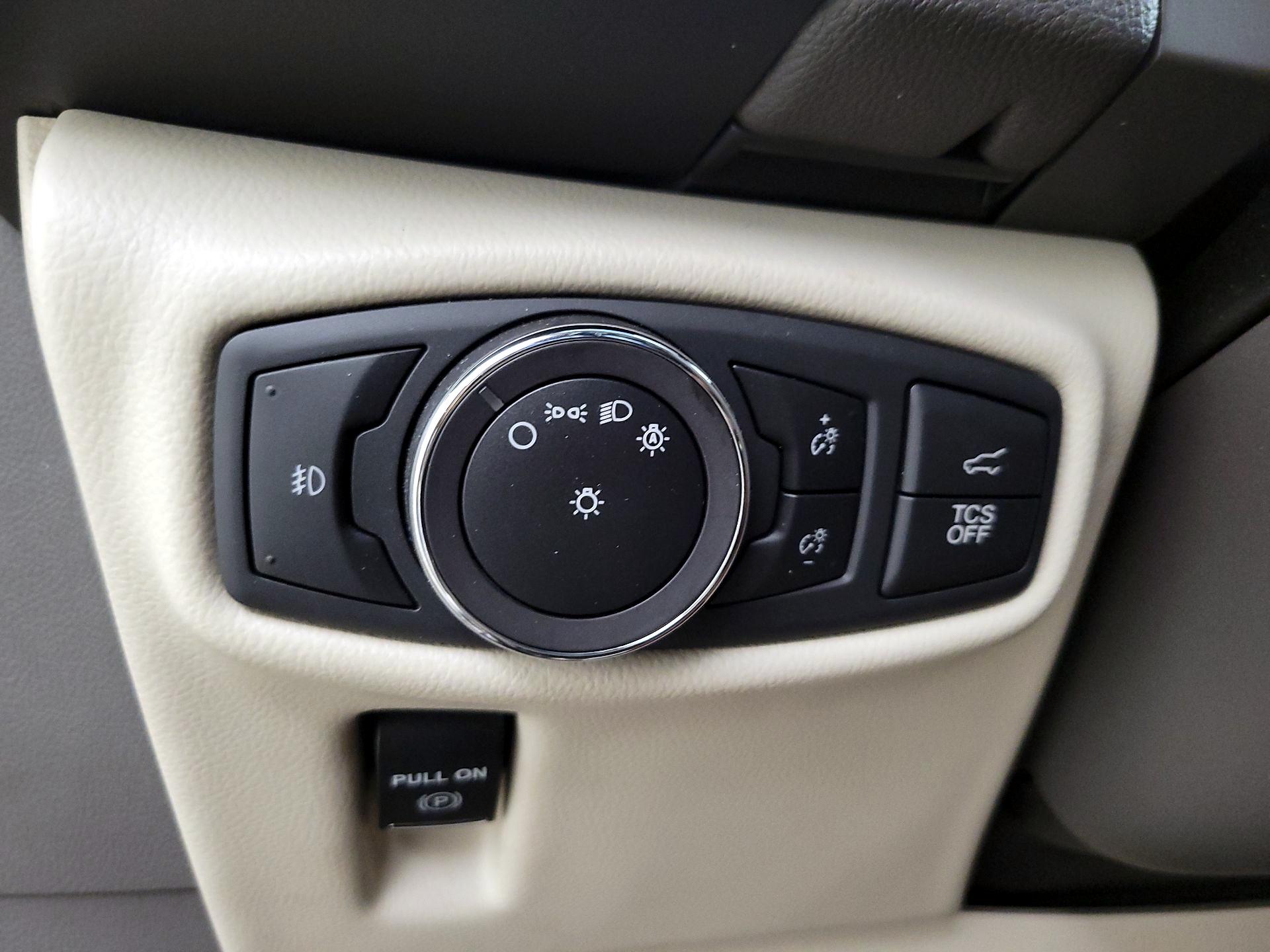 Thumbnail: 2019 Lincoln Nautilus - 13