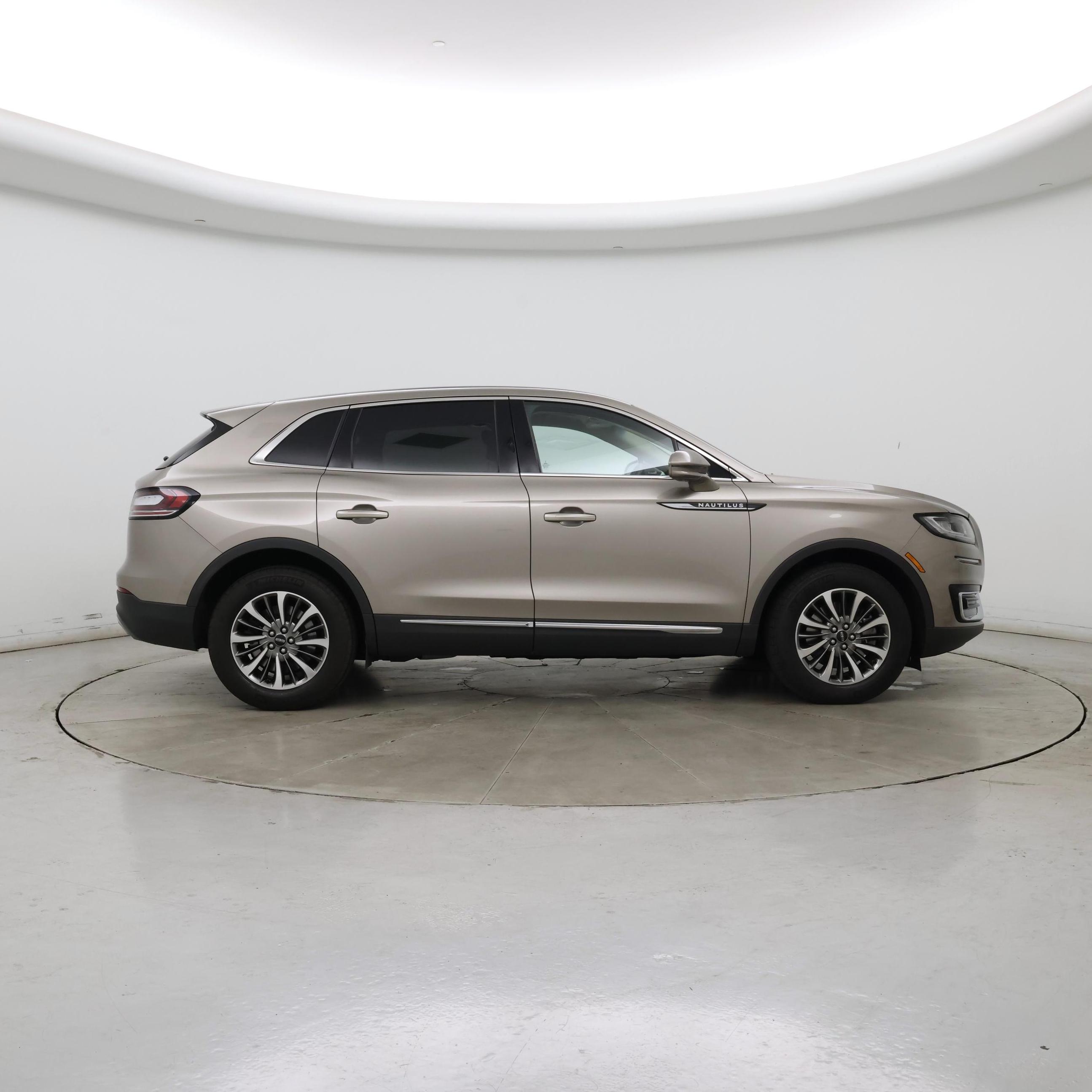 Thumbnail: 2019 Lincoln Nautilus - 7