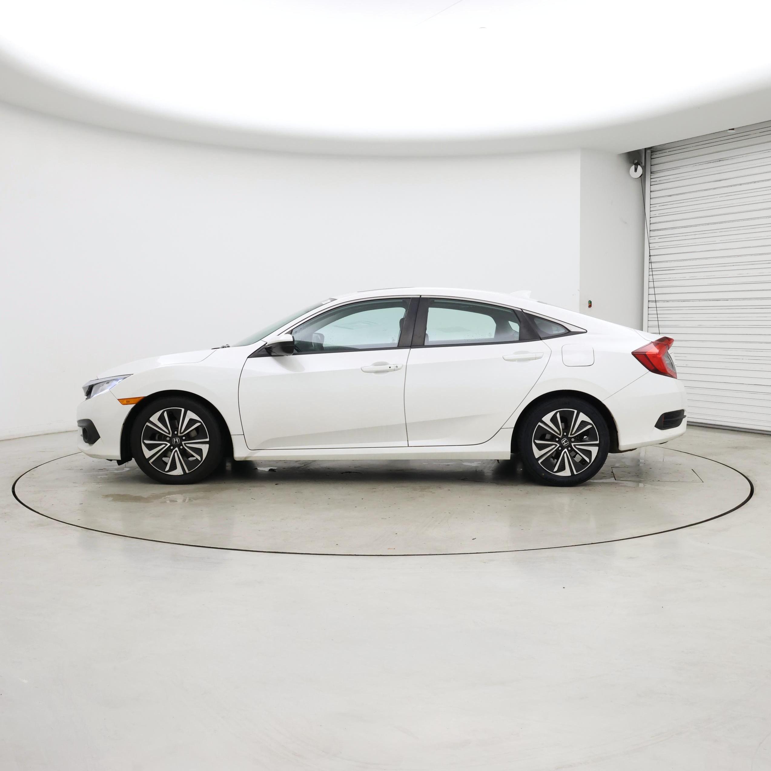 Thumbnail: 2016 Honda Civic - 3