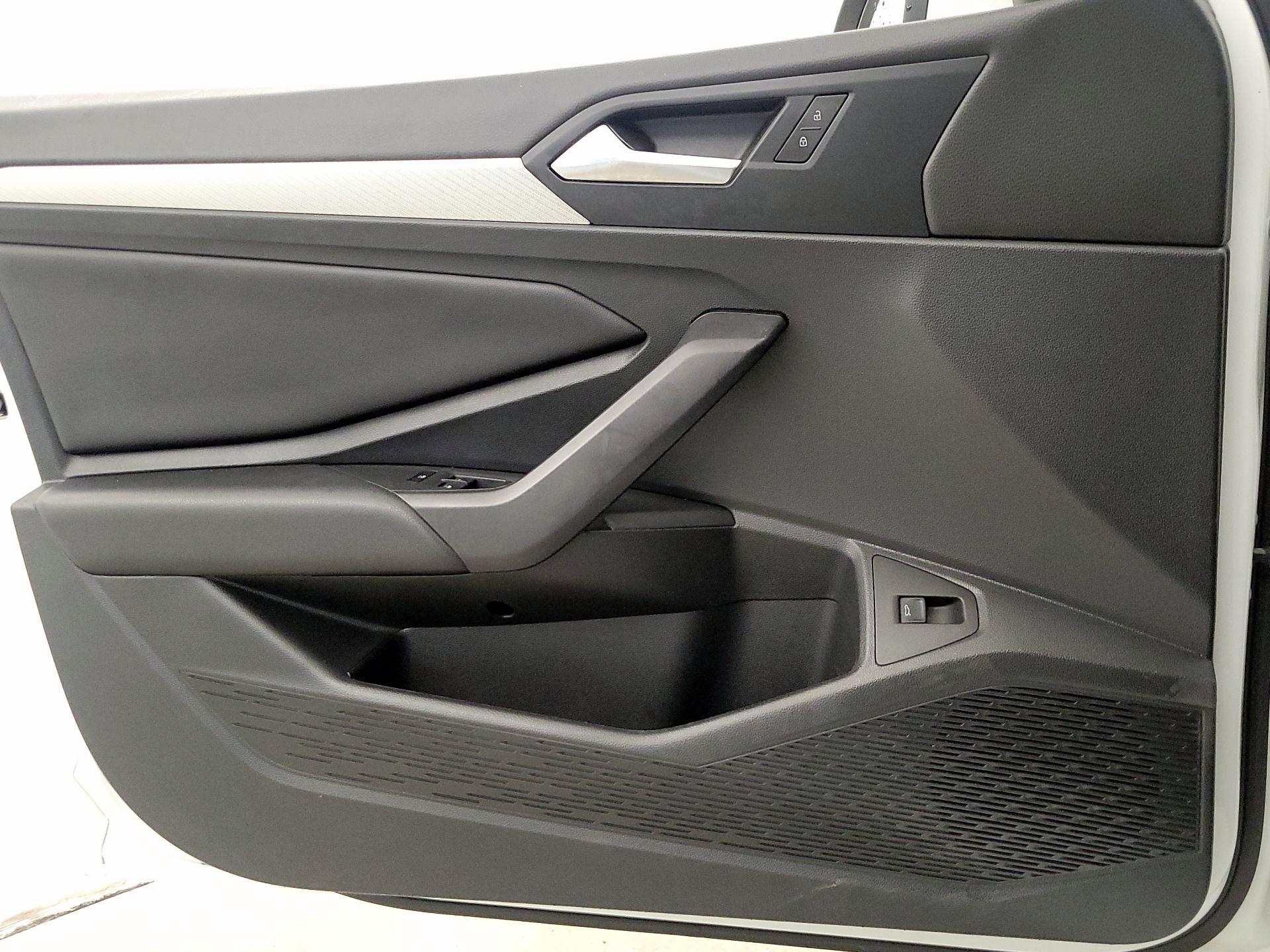 Thumbnail: 2019 Volkswagen Jetta - 12