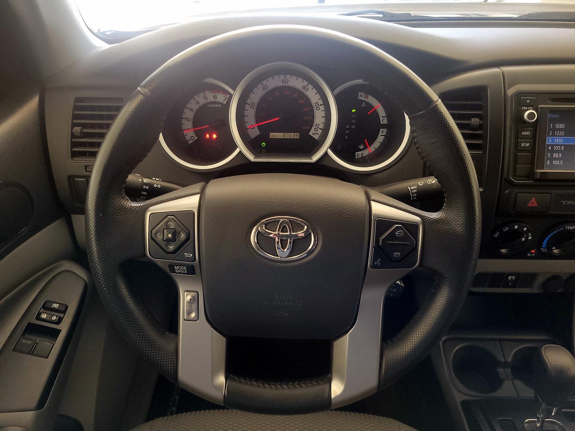 Thumbnail: 2015 Toyota Tacoma - 10