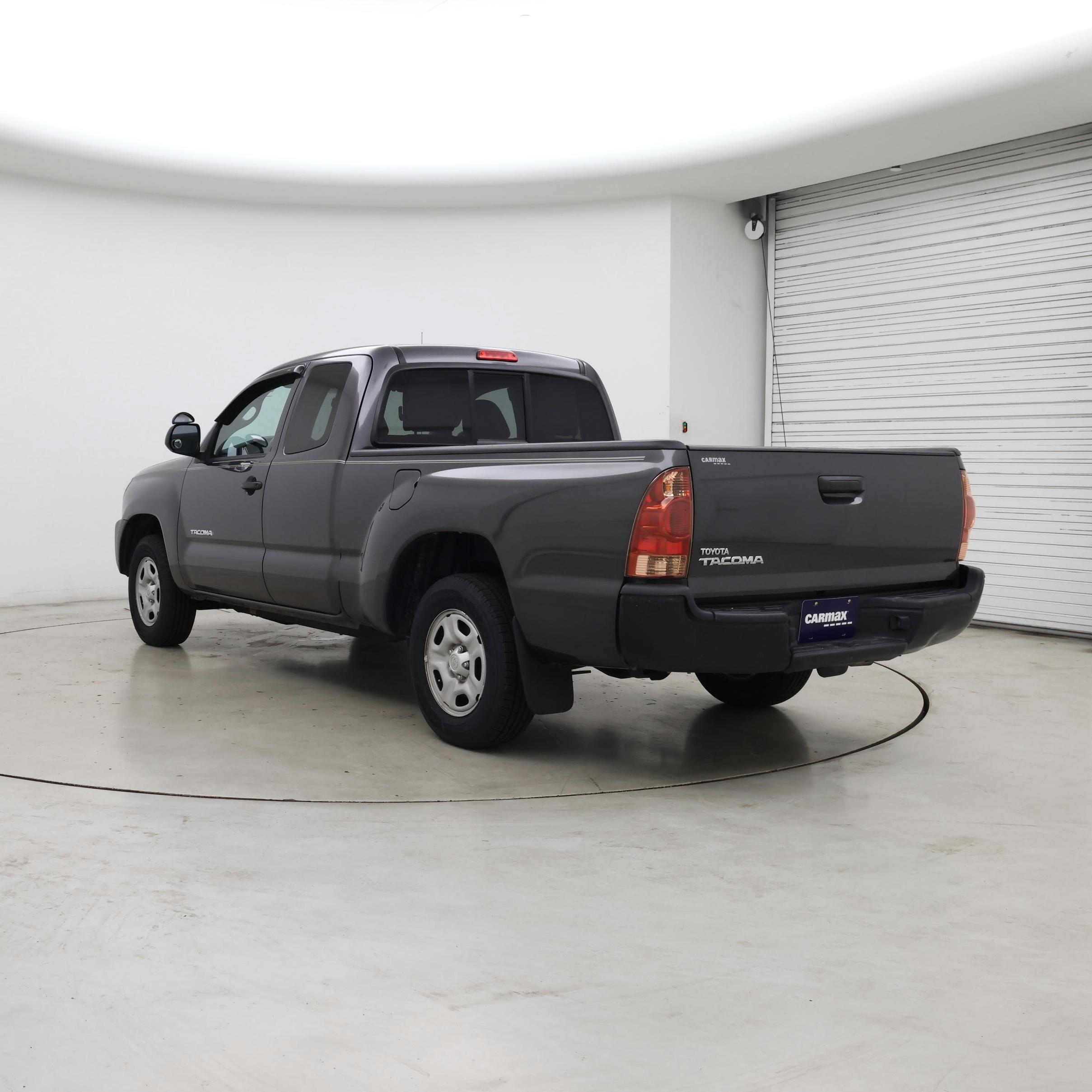 Thumbnail: 2015 Toyota Tacoma - 2