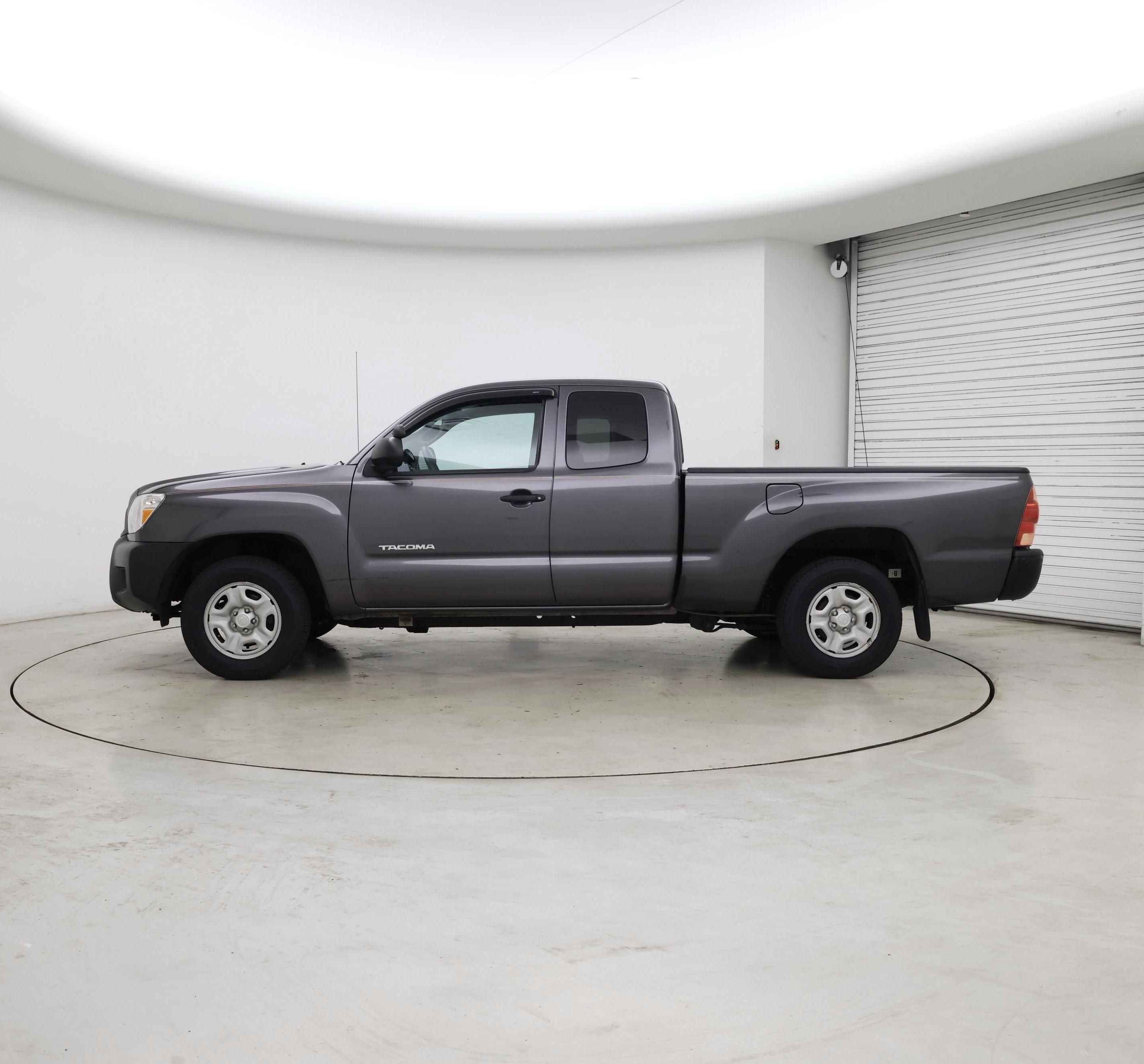 Thumbnail: 2015 Toyota Tacoma - 3