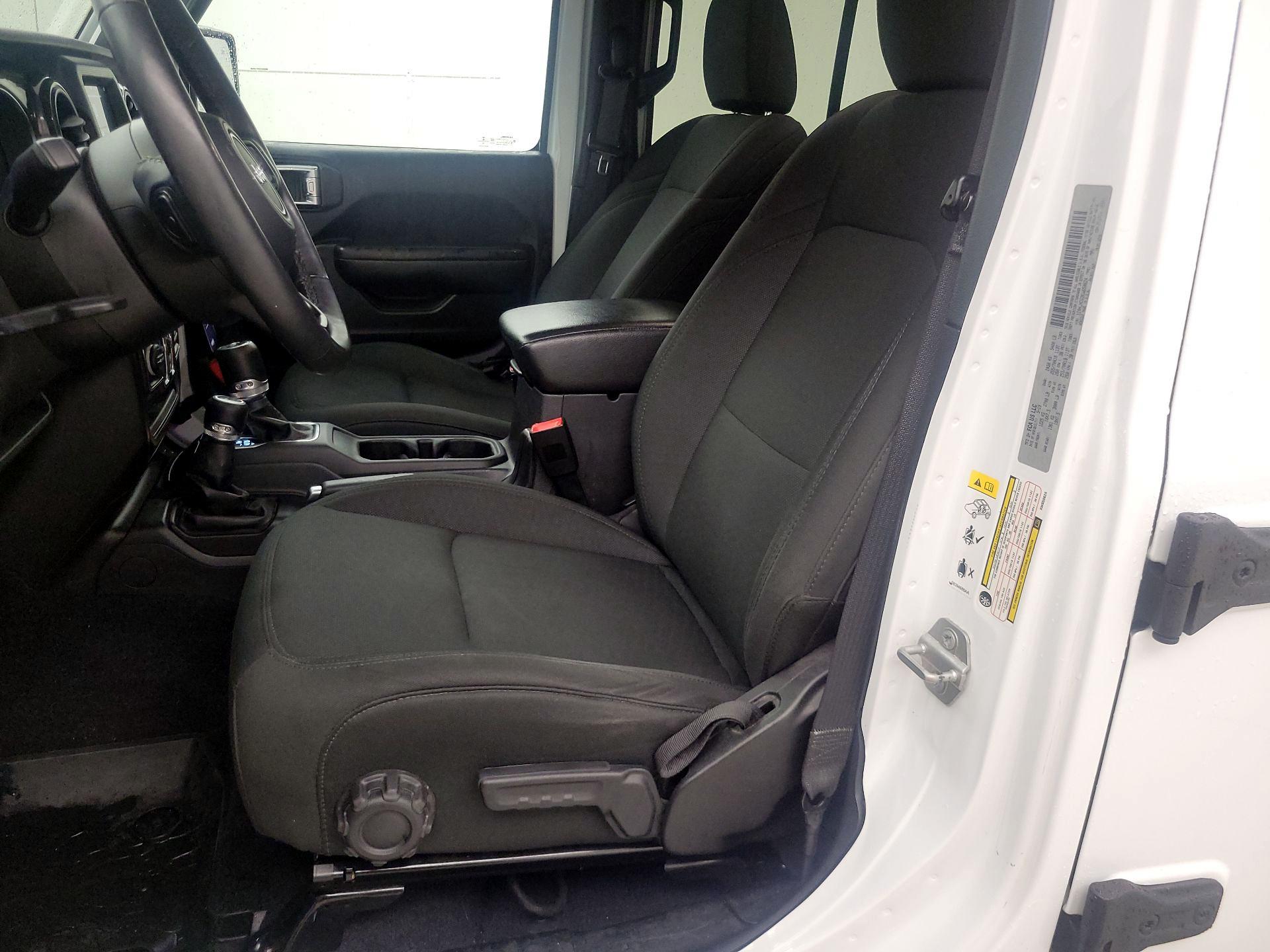 Thumbnail: 2019 Jeep Wrangler - 11