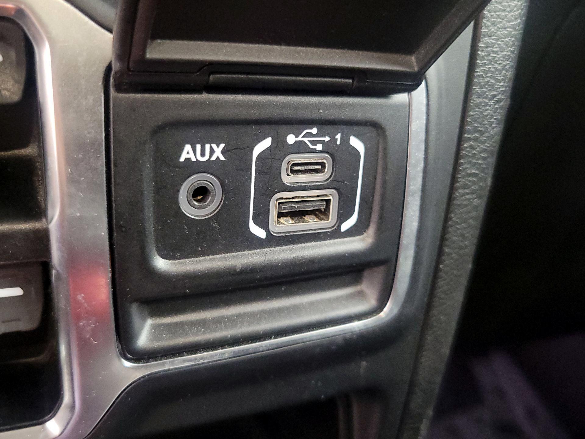 Thumbnail: 2019 Jeep Wrangler - 18