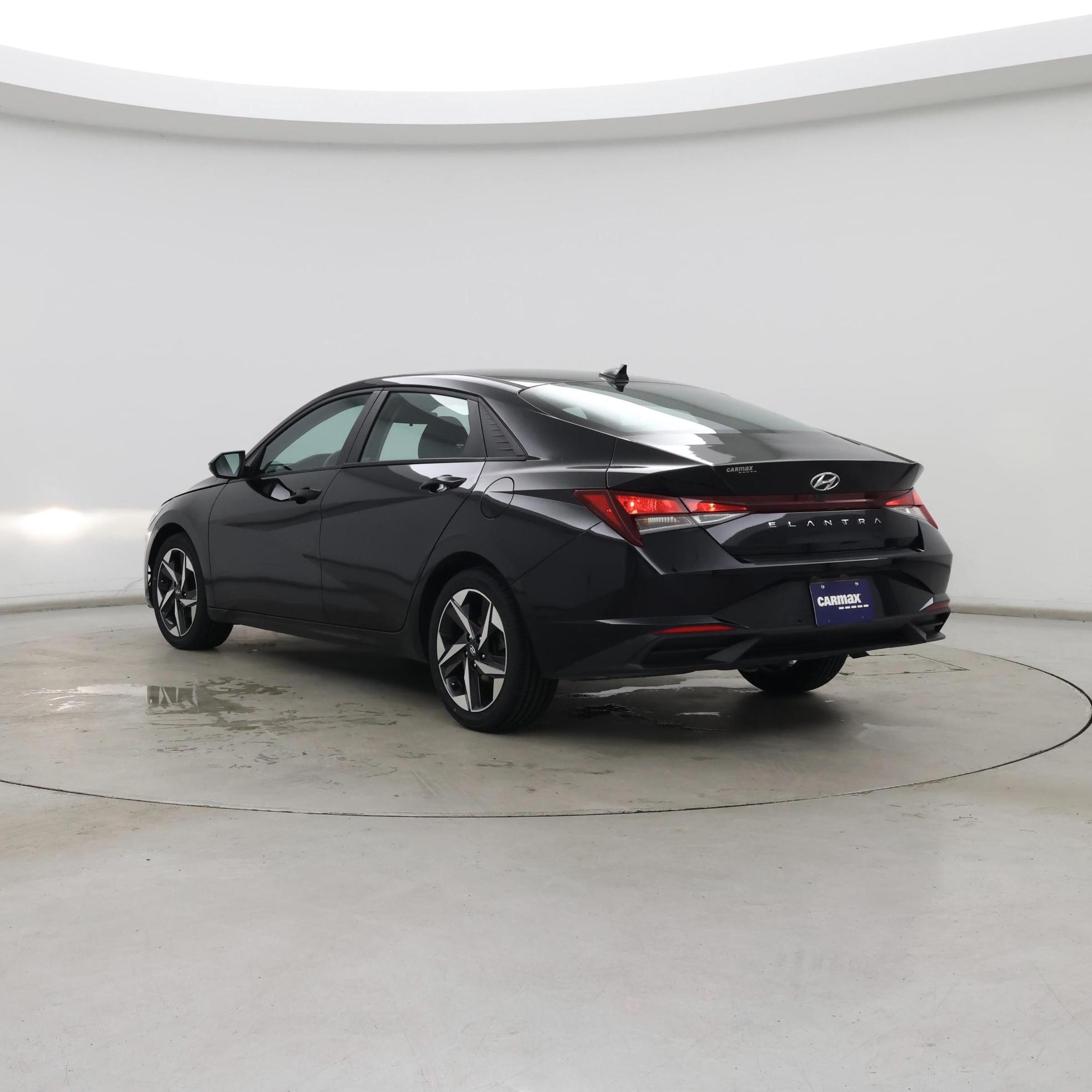 Thumbnail: 2023 Hyundai Elantra - 2
