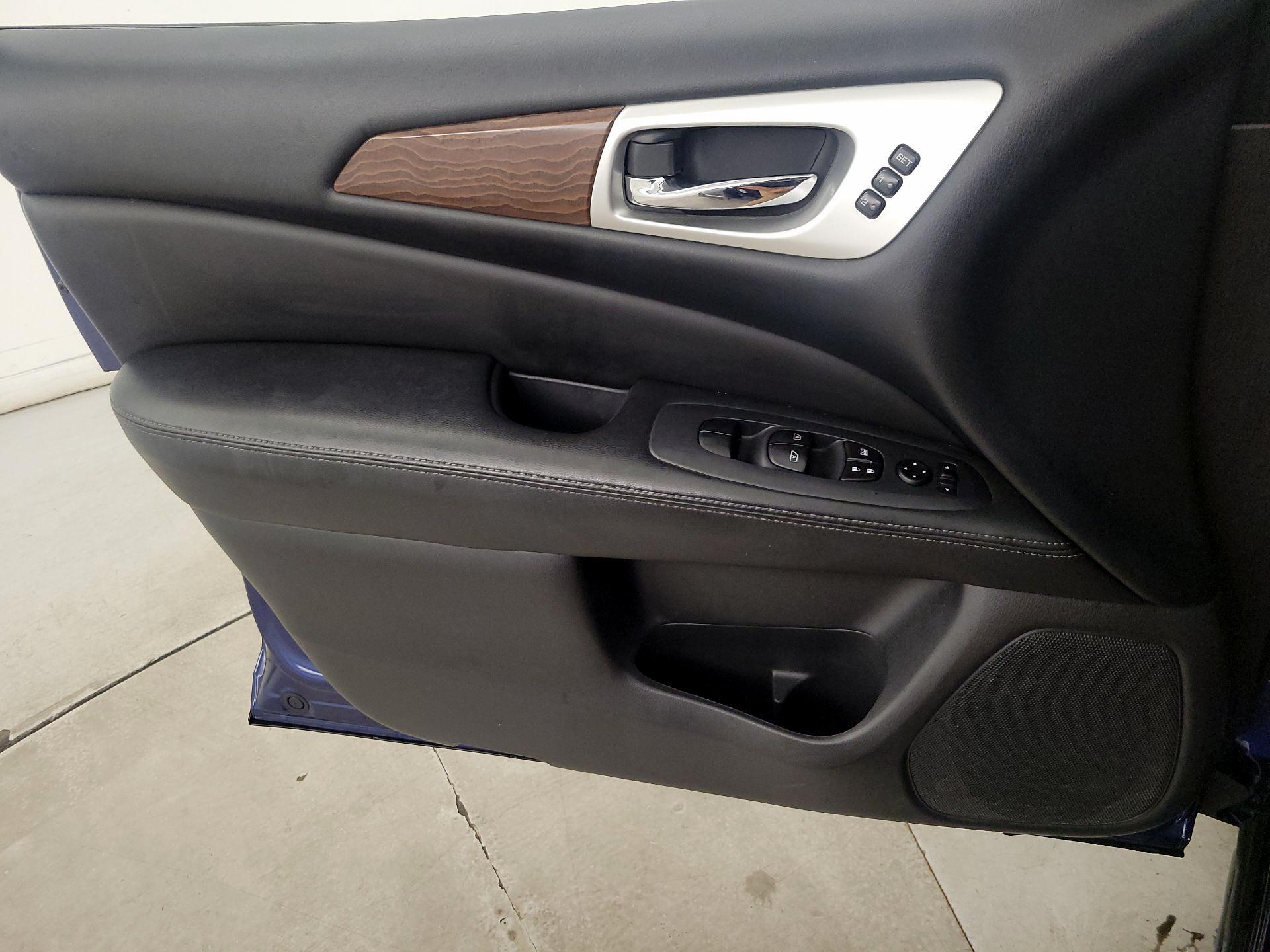 Thumbnail: 2017 Nissan Pathfinder - 12